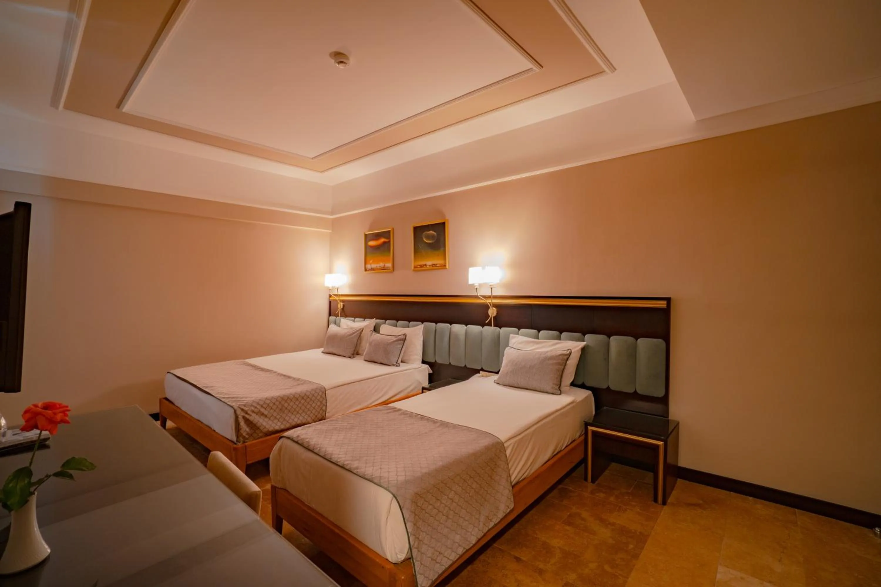 Photo of the whole room, Bed in Royal Atlantis Spa & Resort