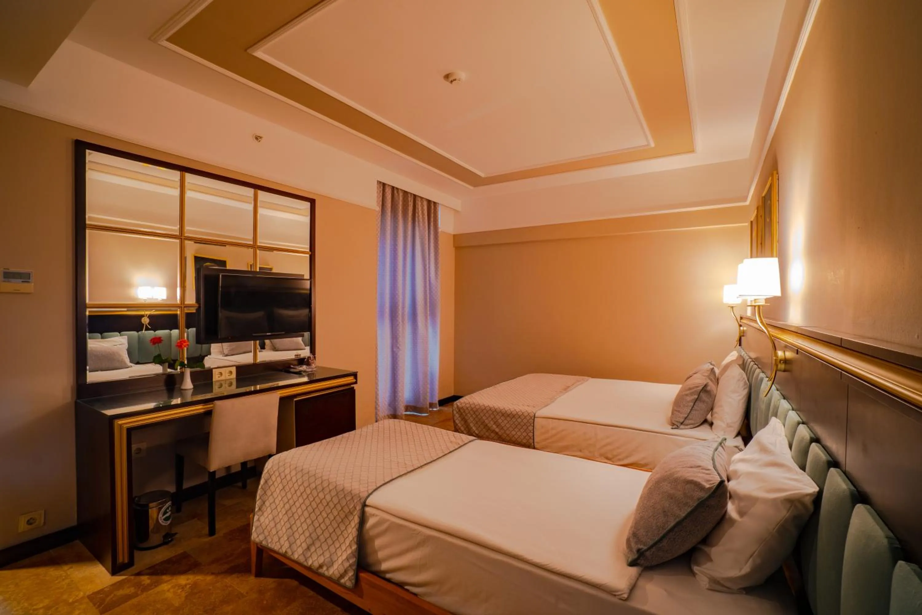 Bed in Royal Atlantis Spa & Resort