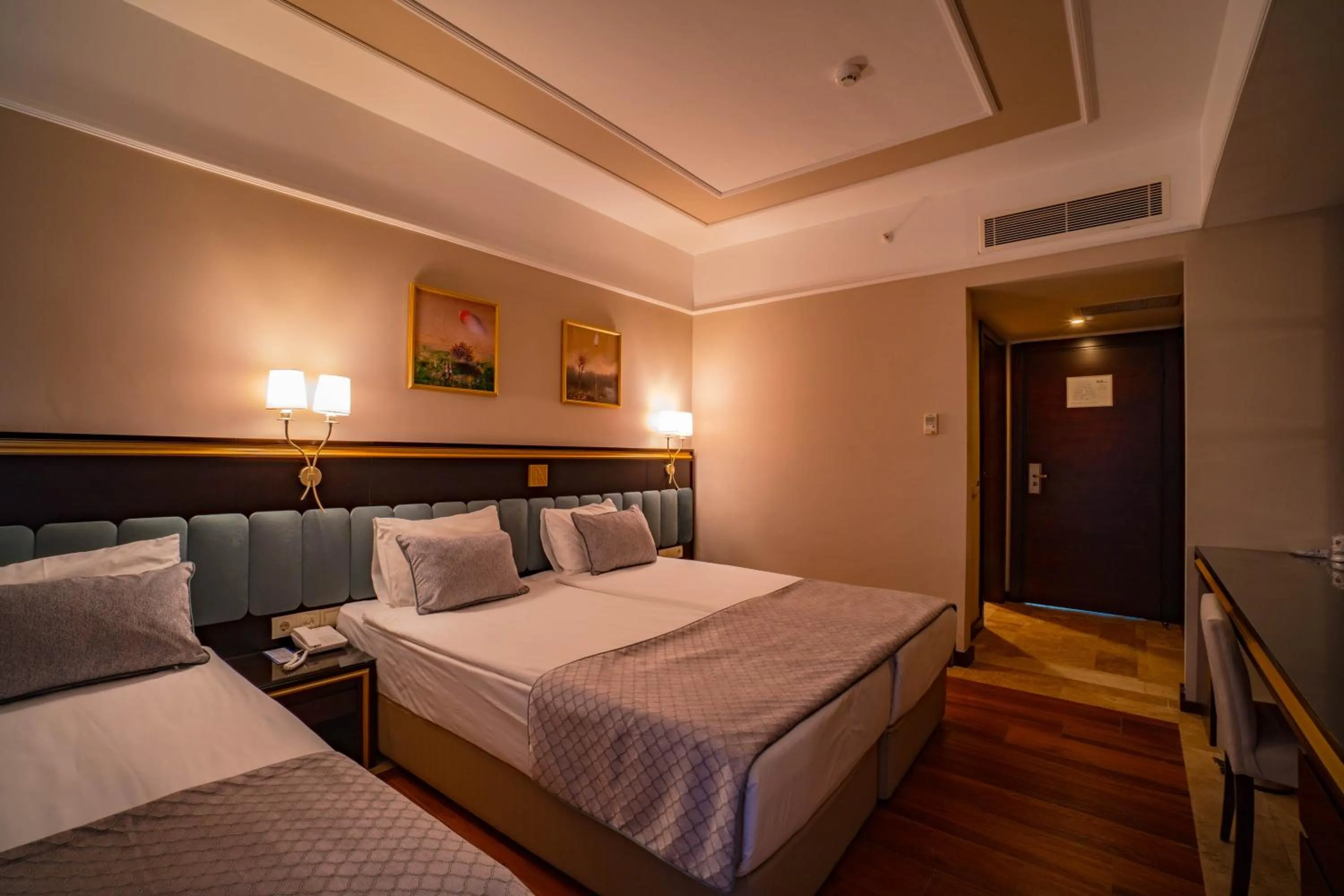 Photo of the whole room, Bed in Royal Atlantis Spa & Resort