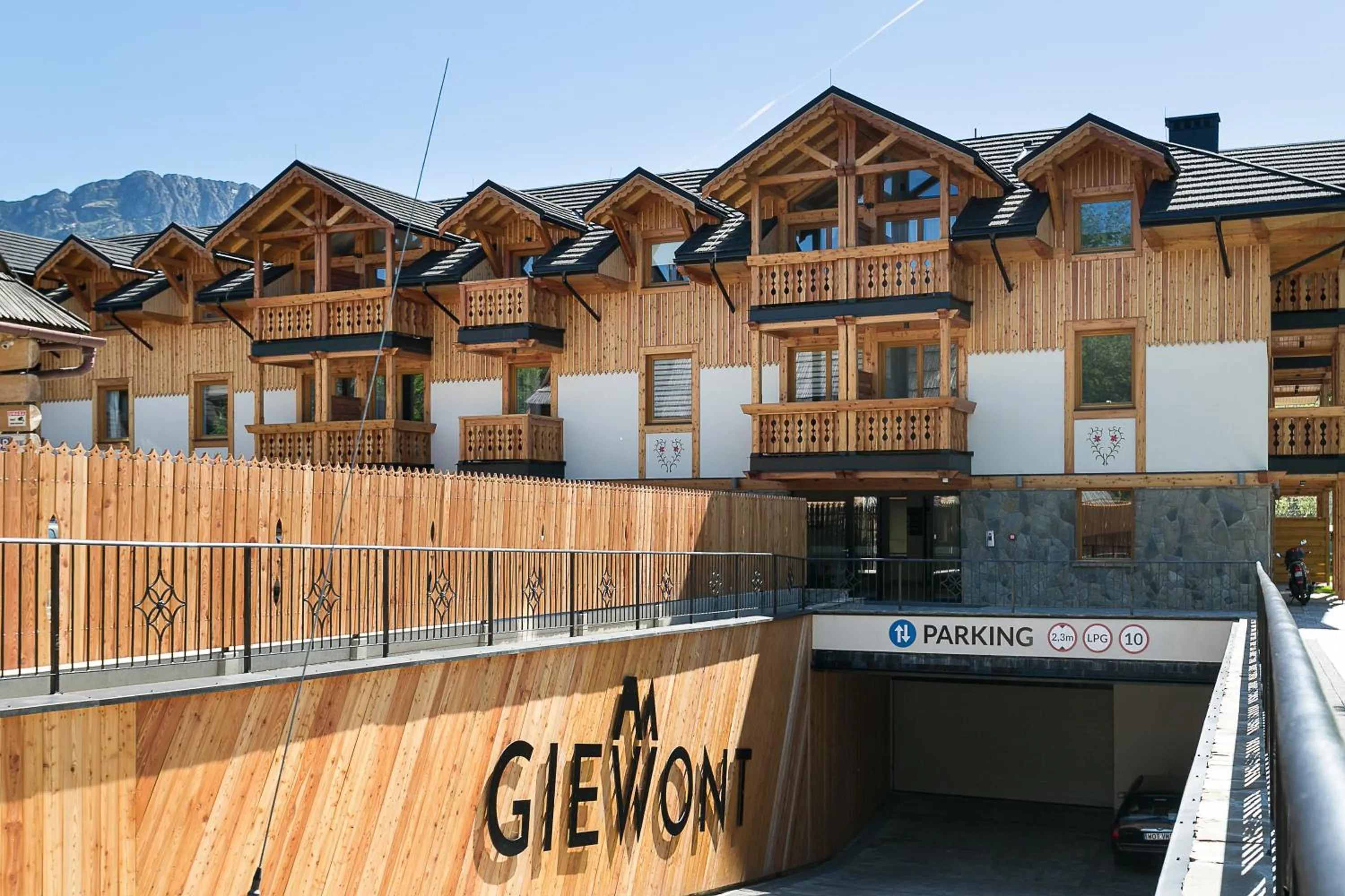 Facade/entrance in Giewont Krupówki SPA