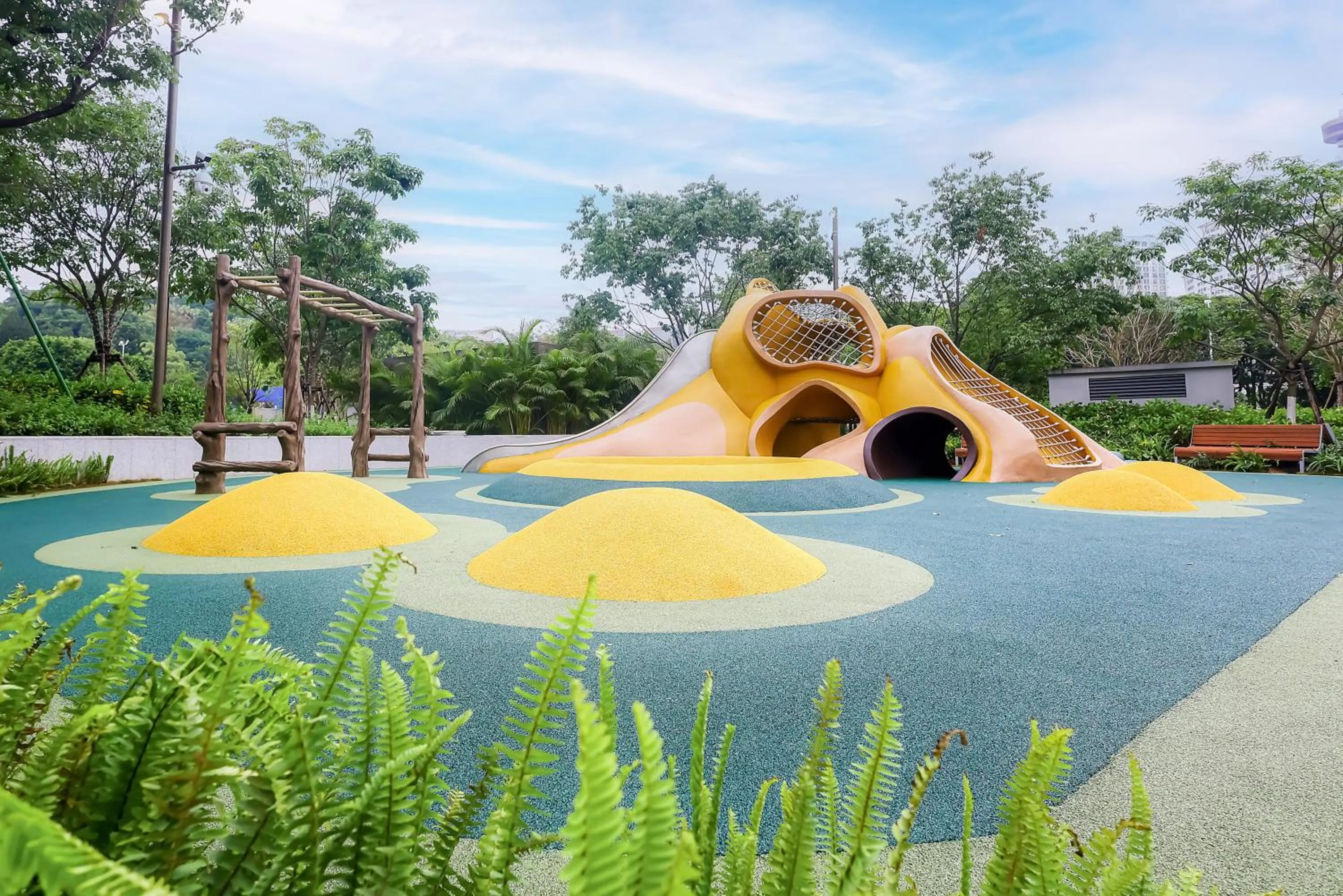 Children play ground in Shangri-La Fuzhou