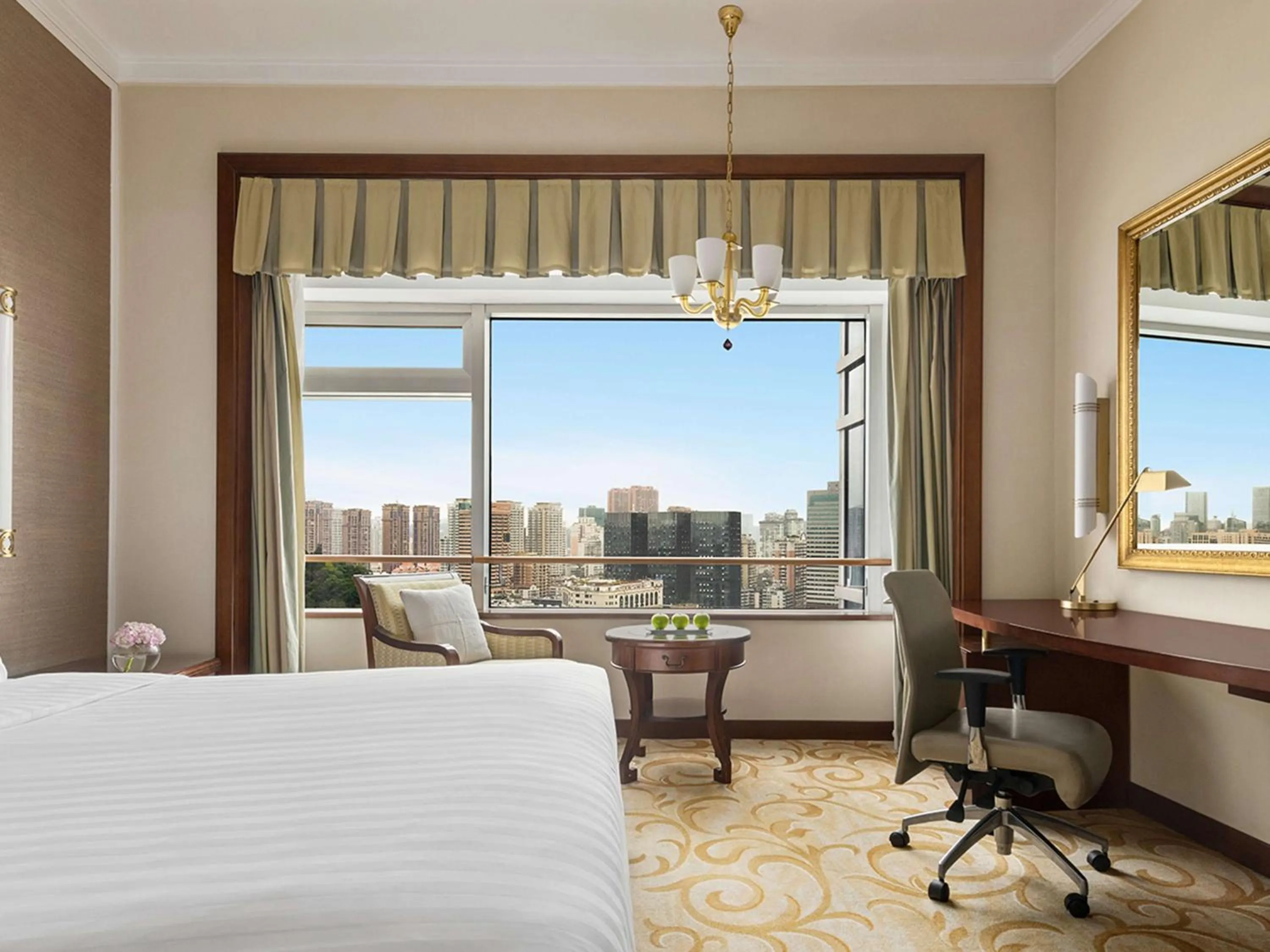 Photo of the whole room, Bed in Shangri-La Fuzhou