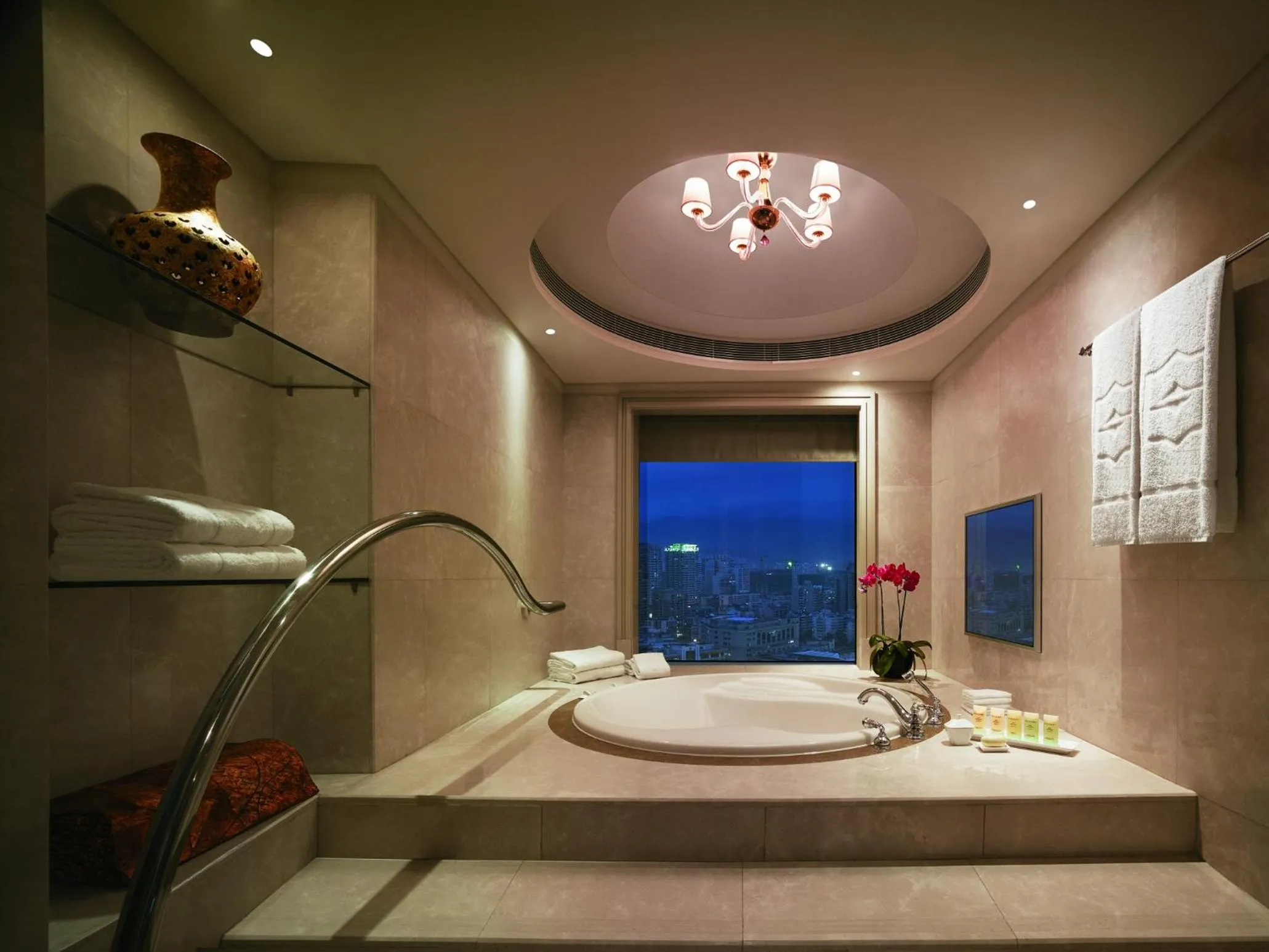 Bathroom in Shangri-La Fuzhou