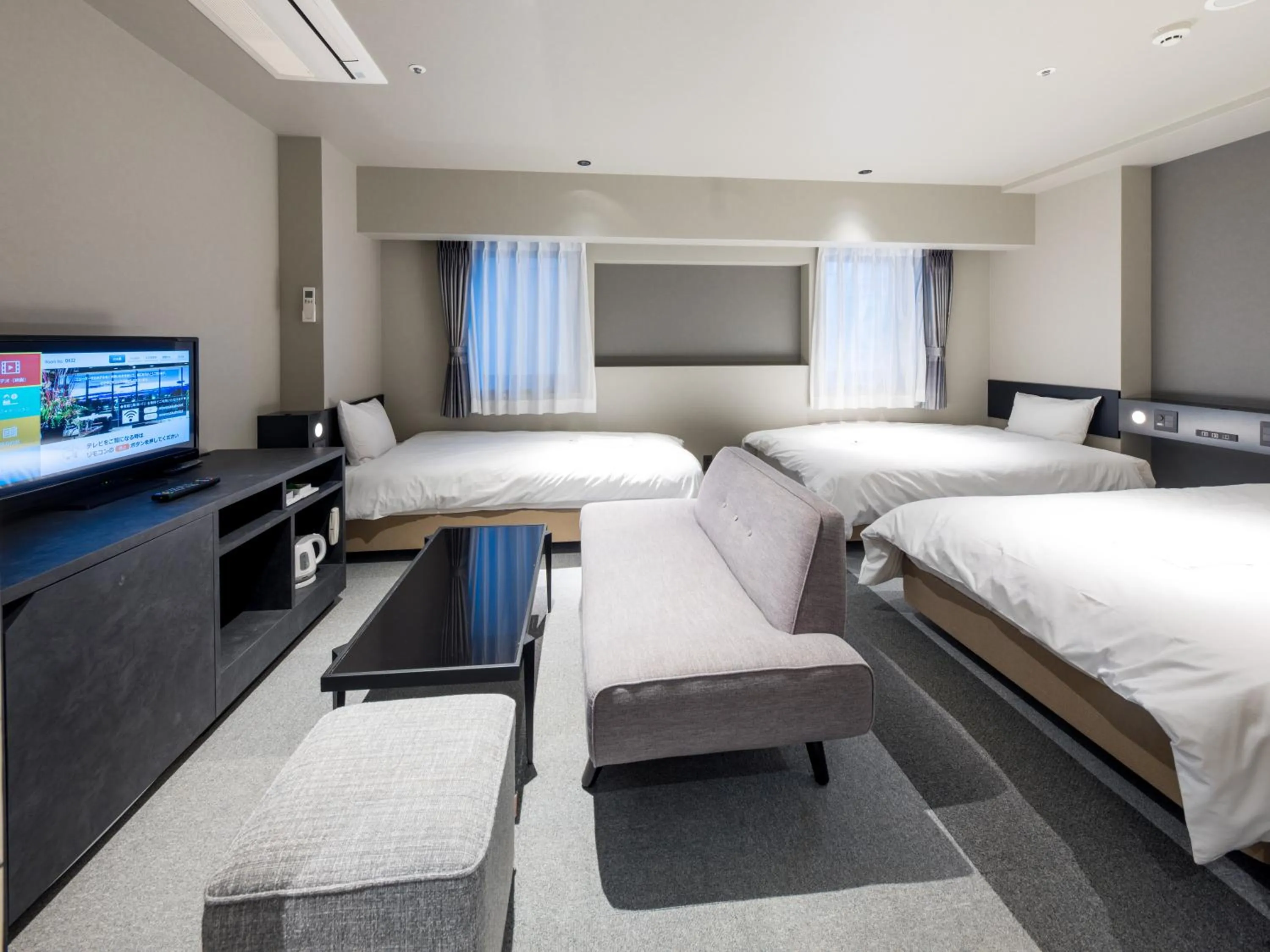 Superior Triple Room in New Osaka Hotel