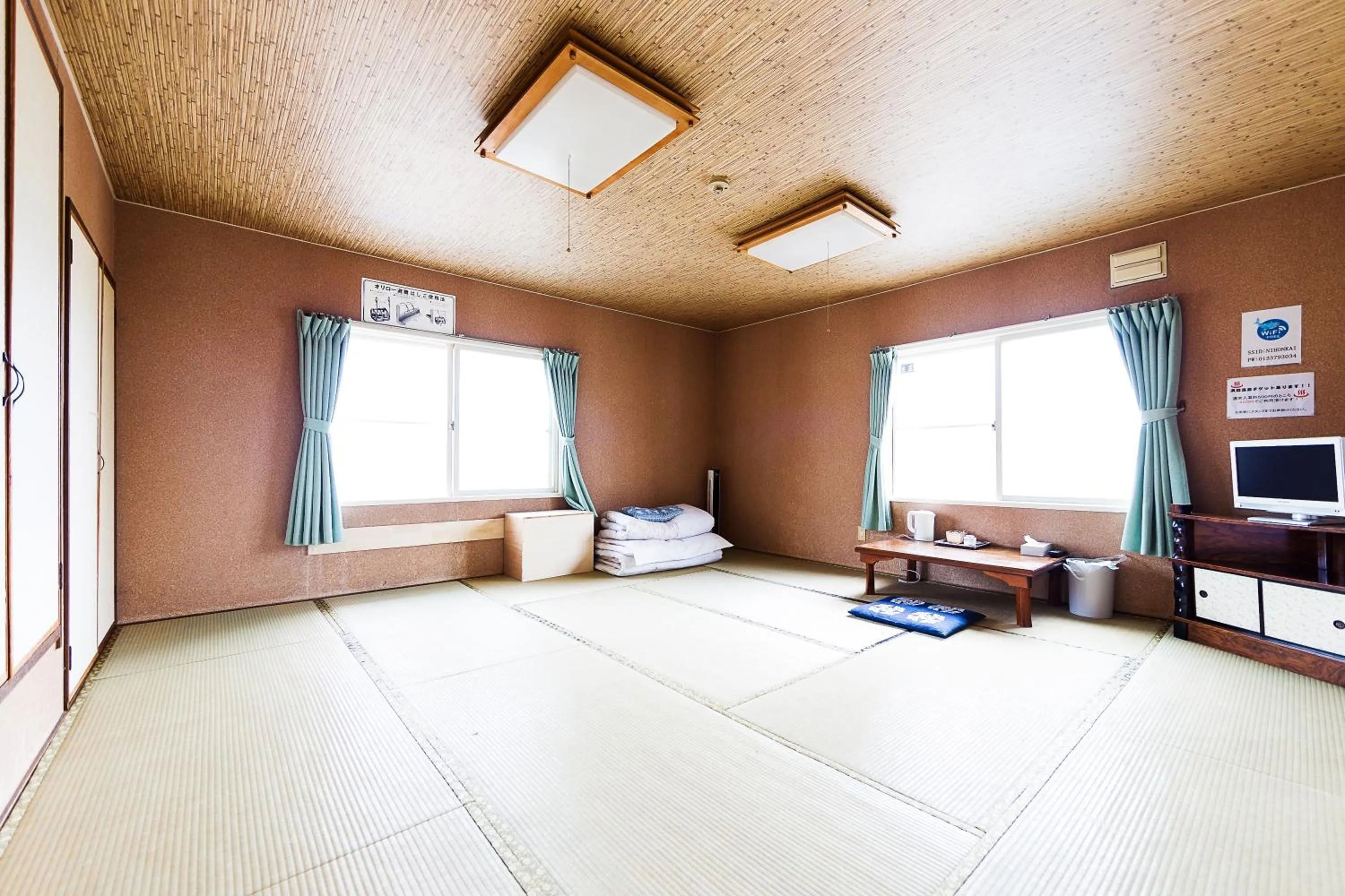 Photo of the whole room in Minshuku Nihonkai