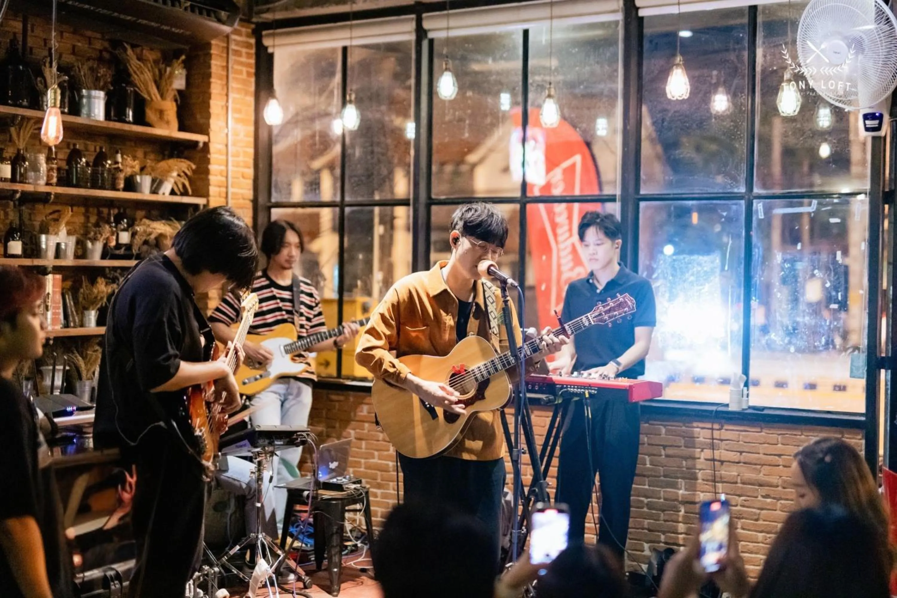 Restaurant/places to eat in Motive Cottage Resort