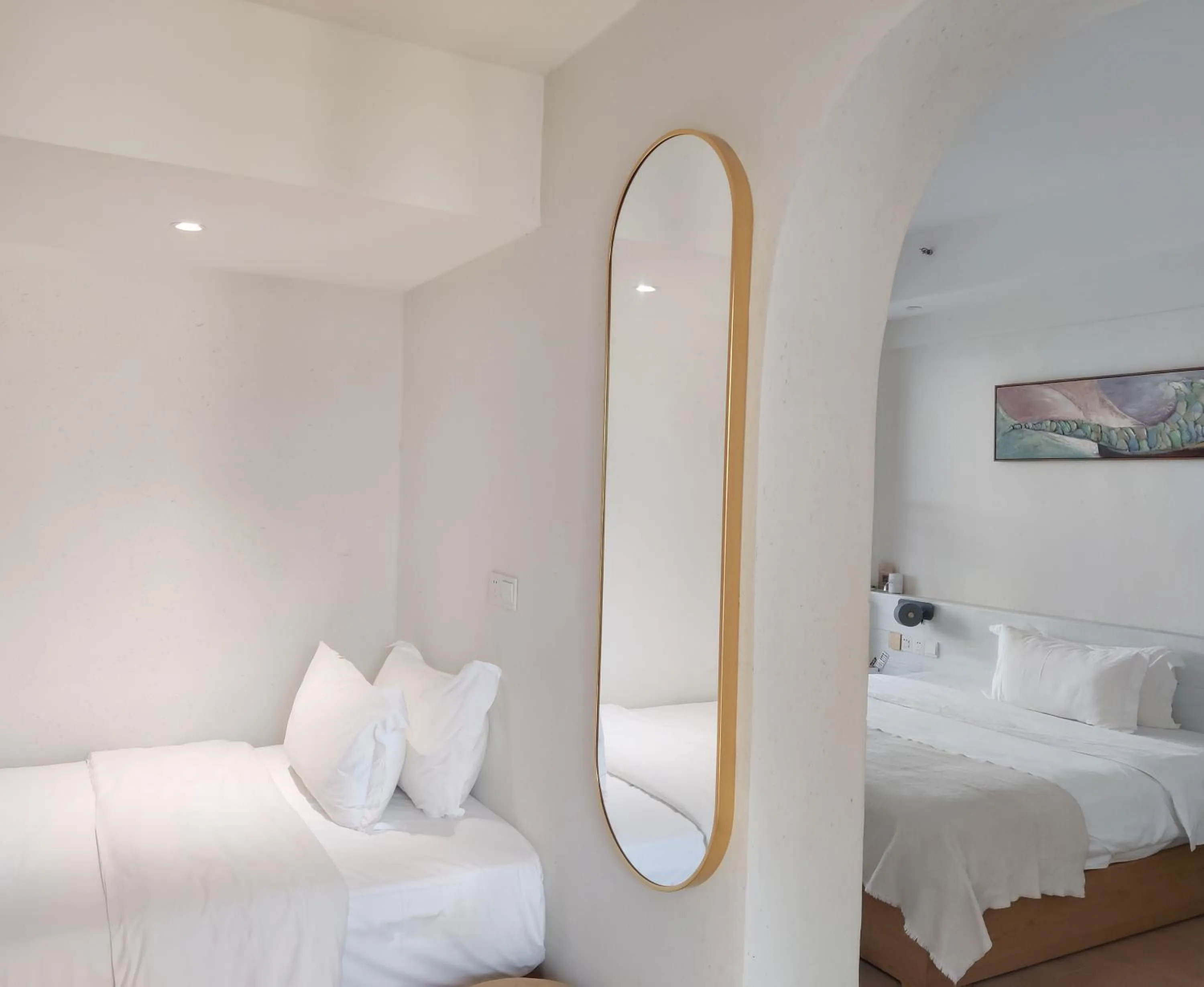 Bedroom, Bed in Sky Garden Inn