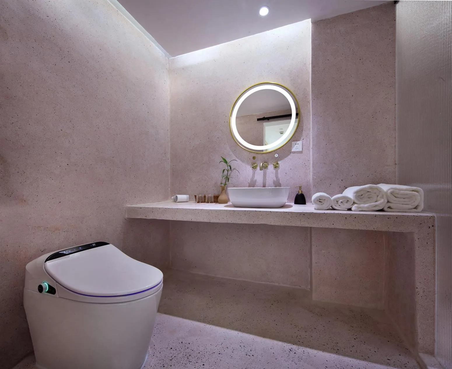 Toilet in Sky Garden Inn