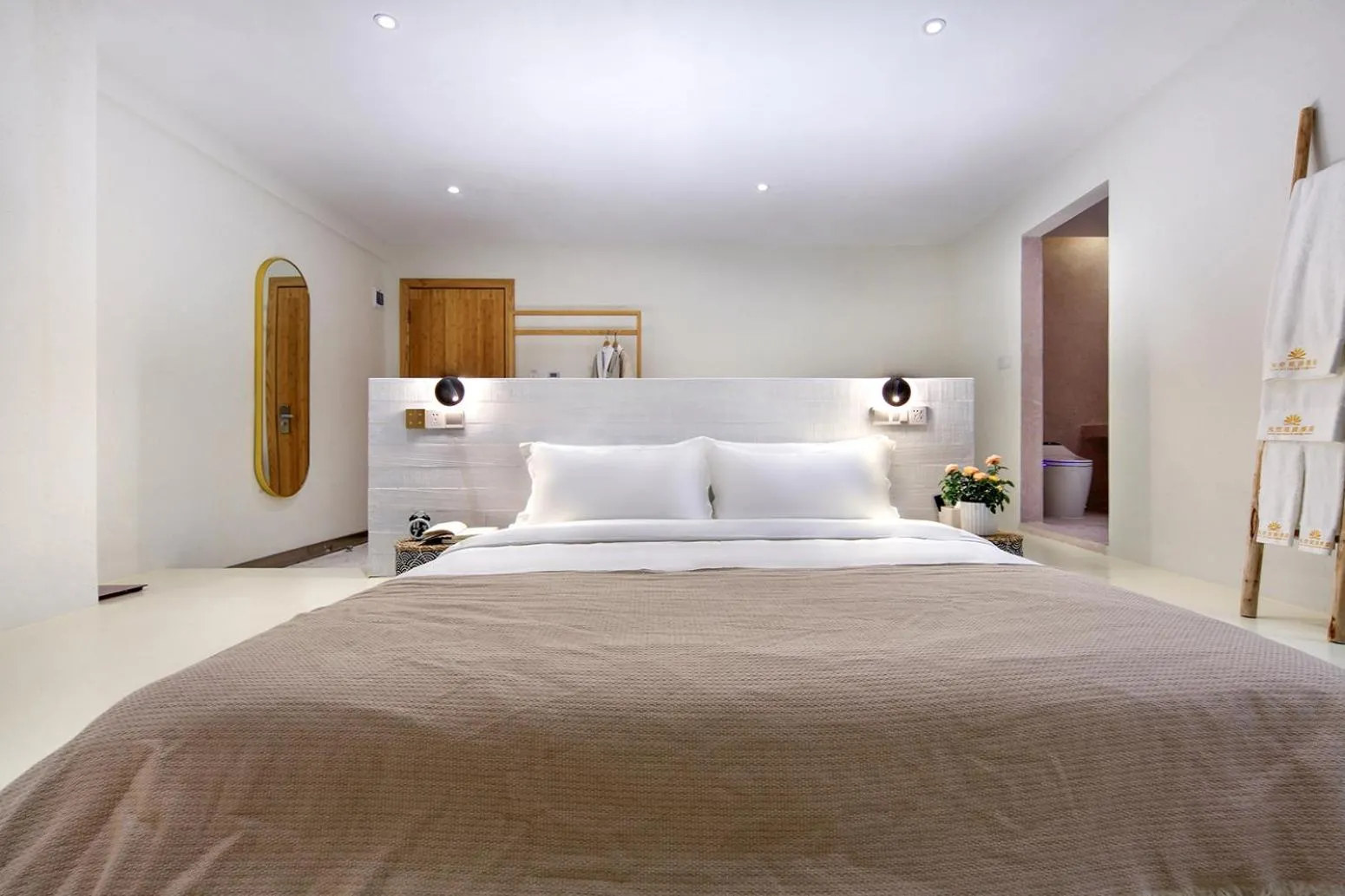 Photo of the whole room, Bed in Sky Garden Inn