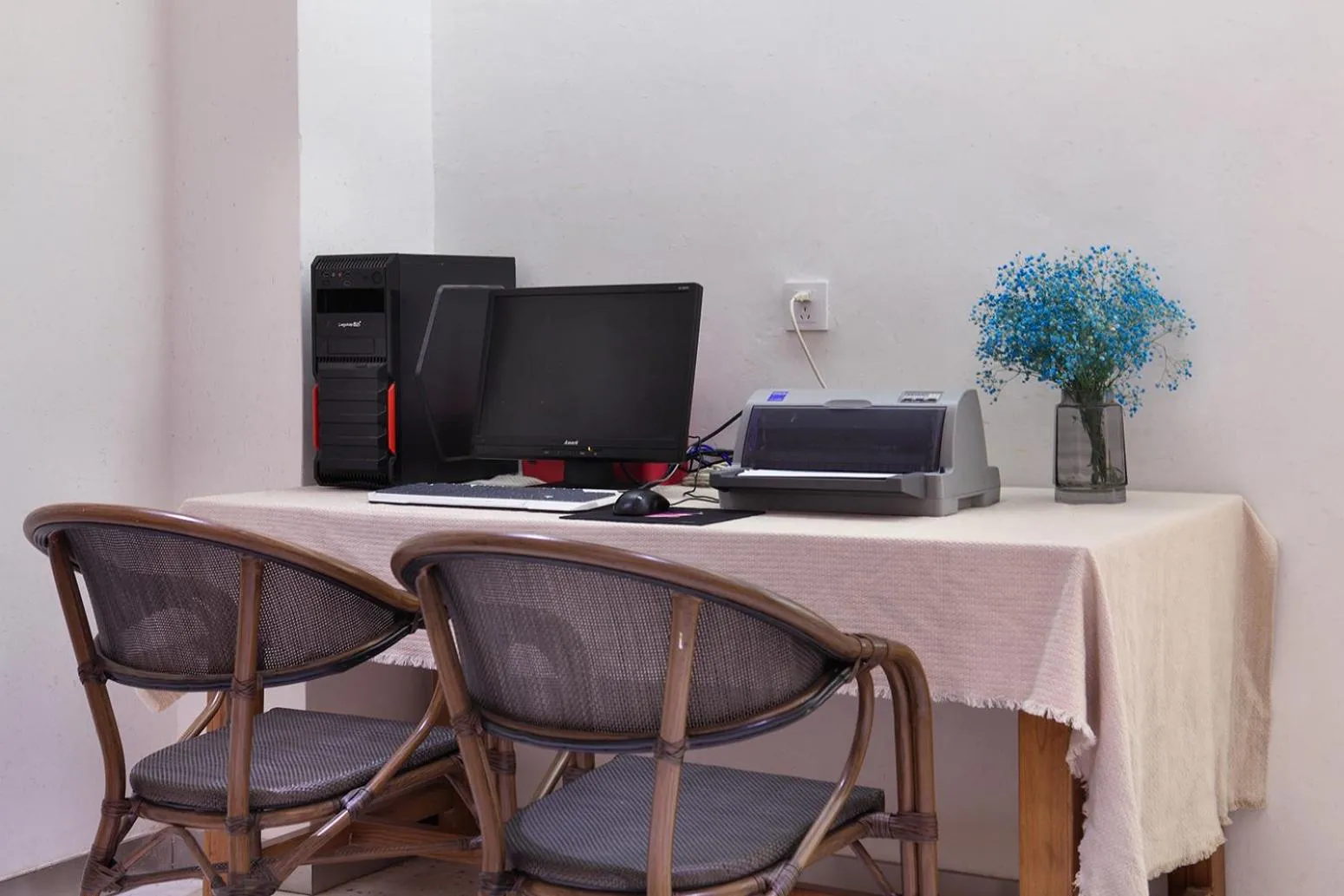 Seating area in Sky Garden Inn