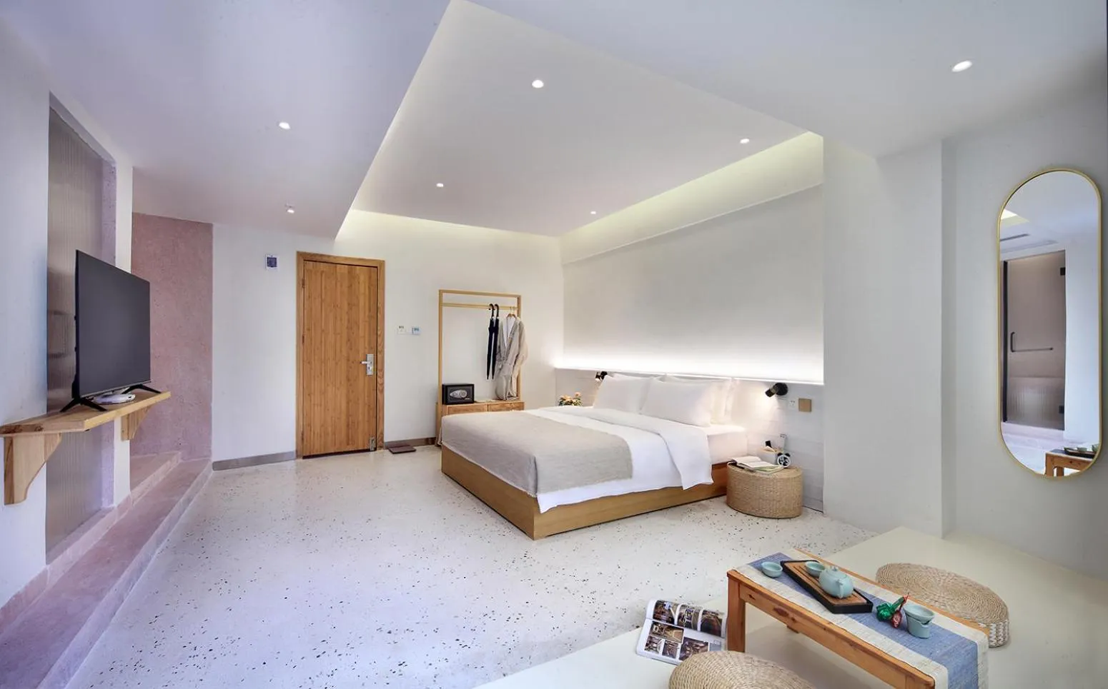 Bedroom, Bed in Sky Garden Inn