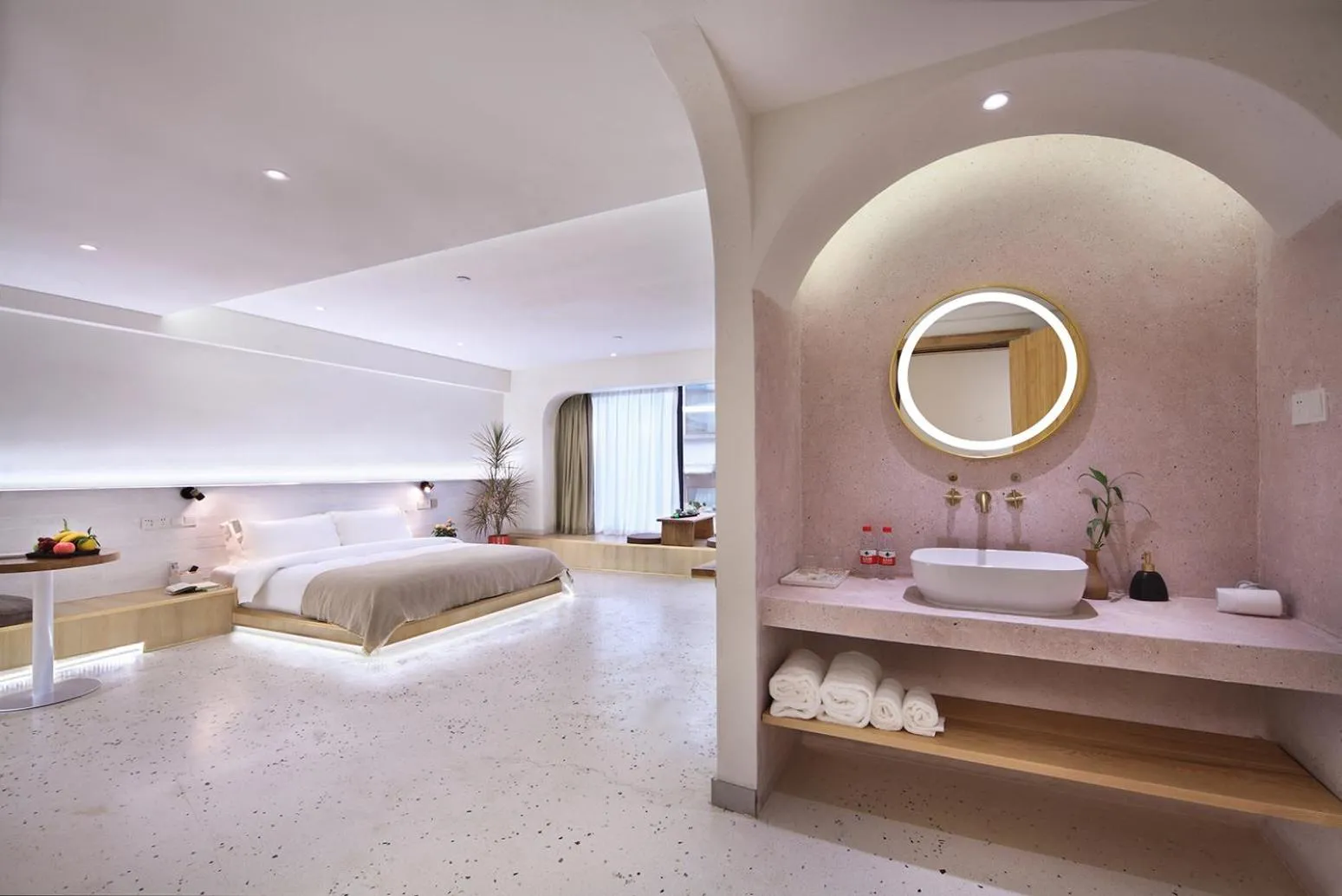 Photo of the whole room, Bed in Sky Garden Inn