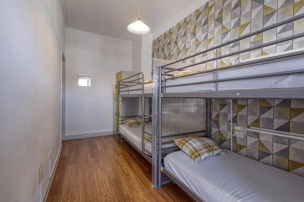 Single Bed in 4-Bed Dormitory Room in Travel & Live Hostel Single Bed in 4-Bed Dormitory Room in Travel & Live Hostel
