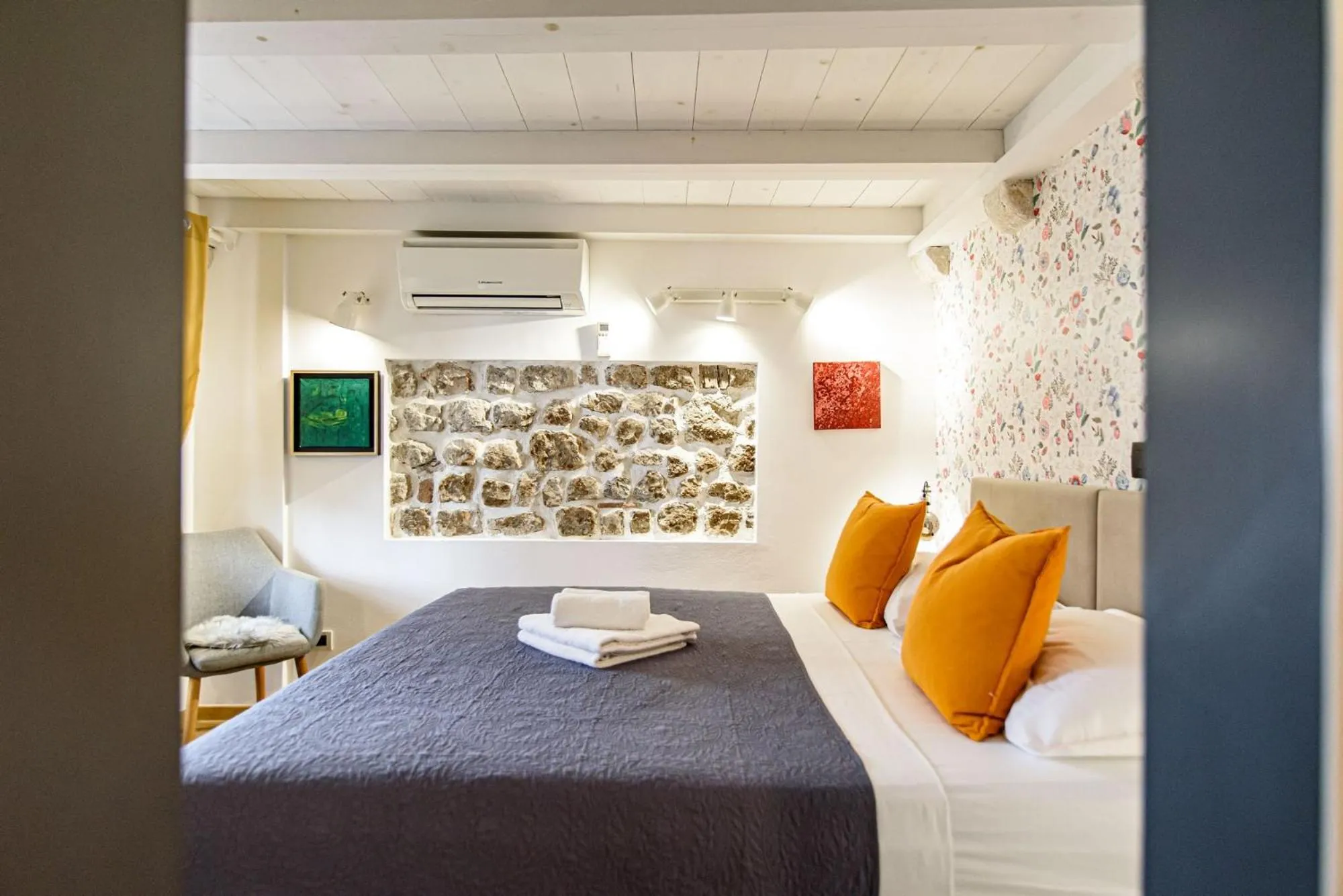 Bed in ART HOME ARTHUR by DuHomes