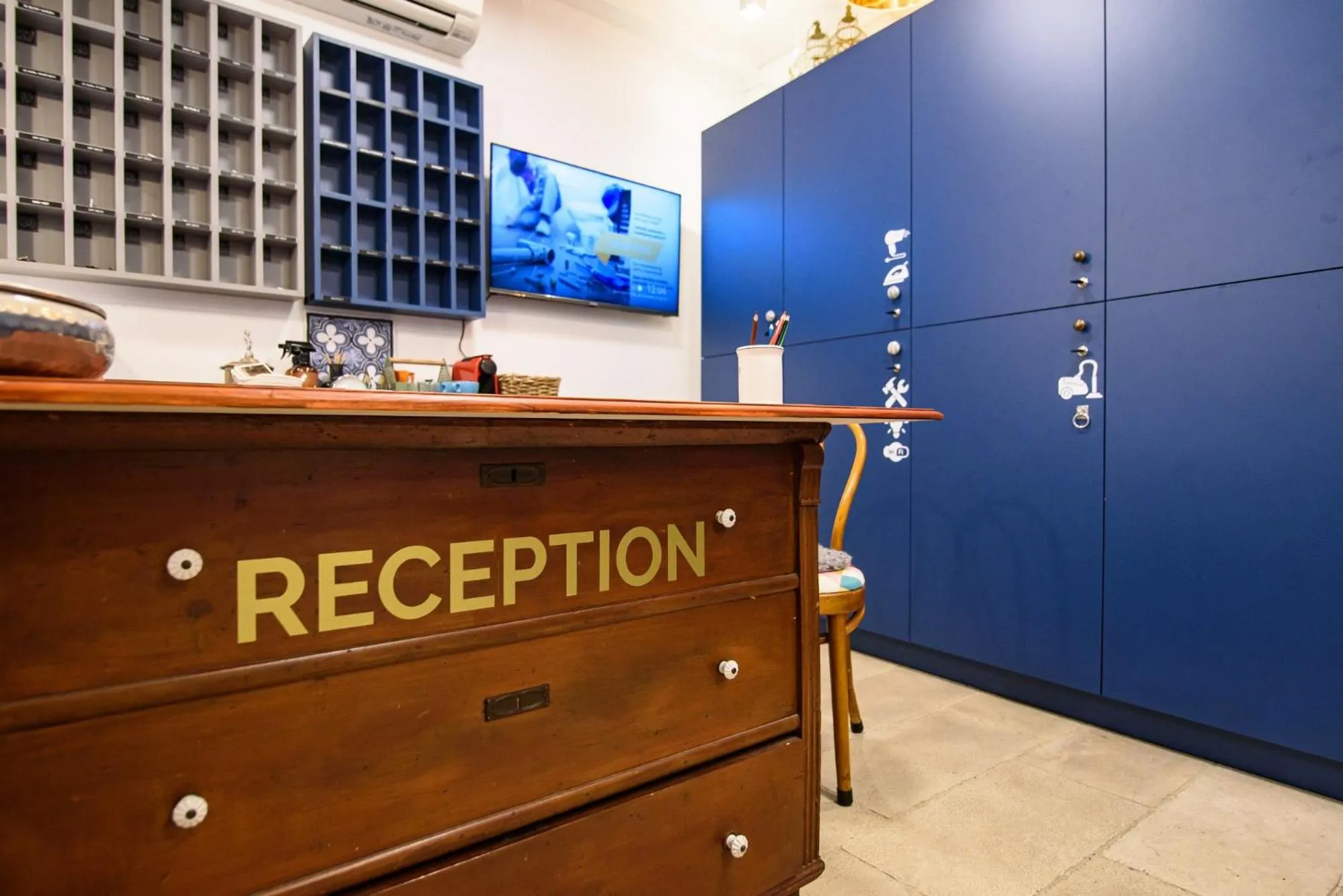 Lobby or reception in ART HOME ARTHUR by DuHomes