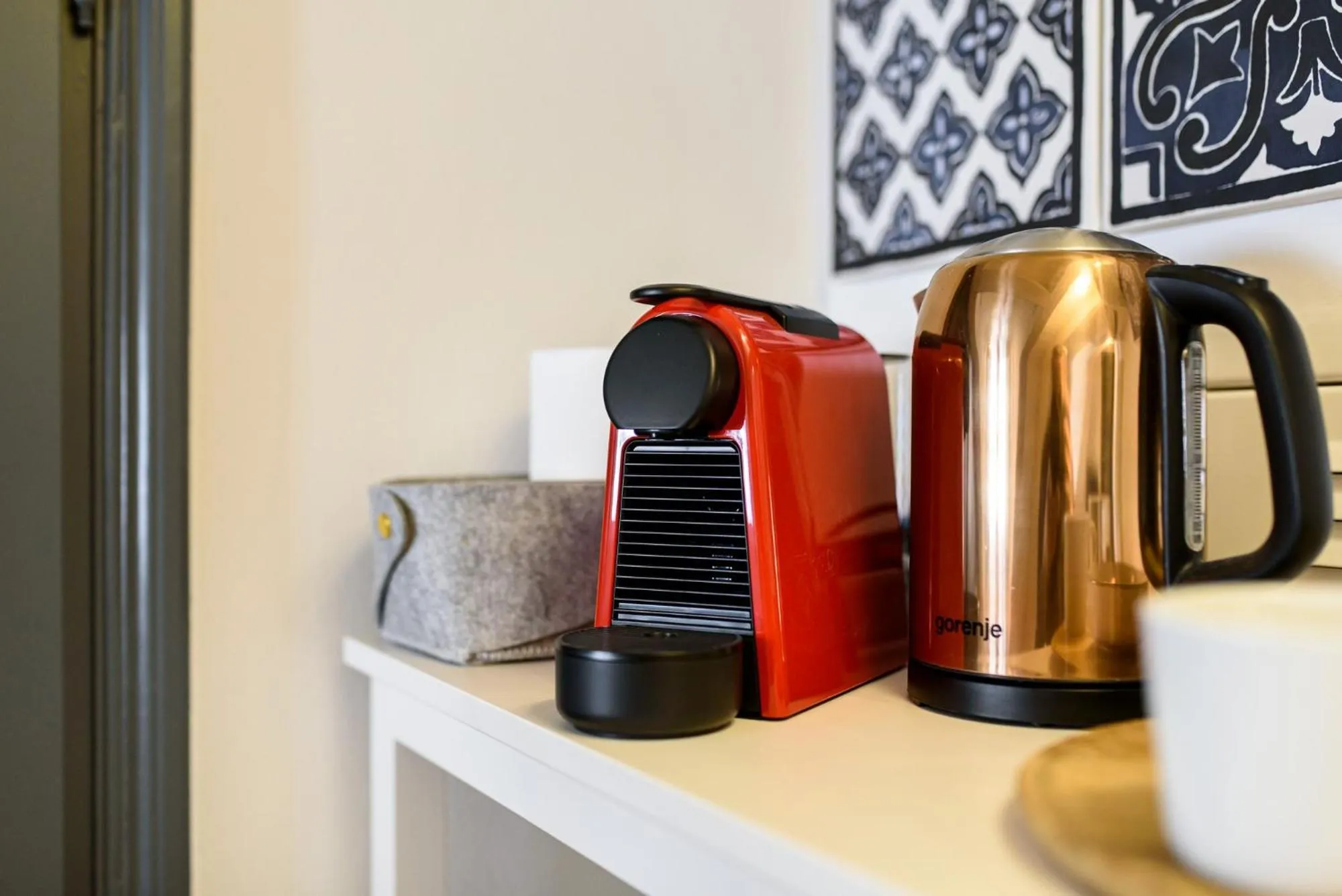 Coffee/tea facilities in ART HOME ARTHUR by DuHomes