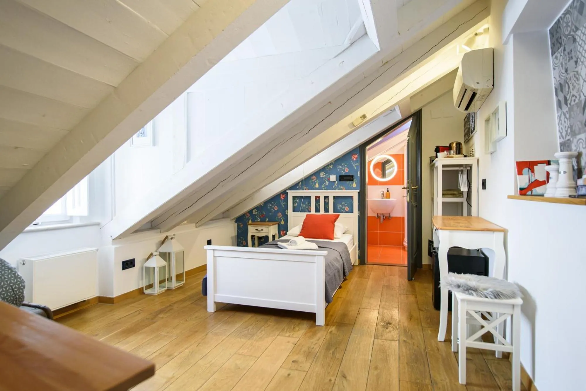 TV and multimedia in ART HOME ARTHUR by DuHomes