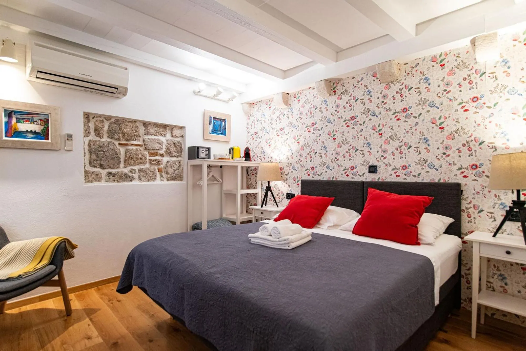 Bed in ART HOME ARTHUR by DuHomes