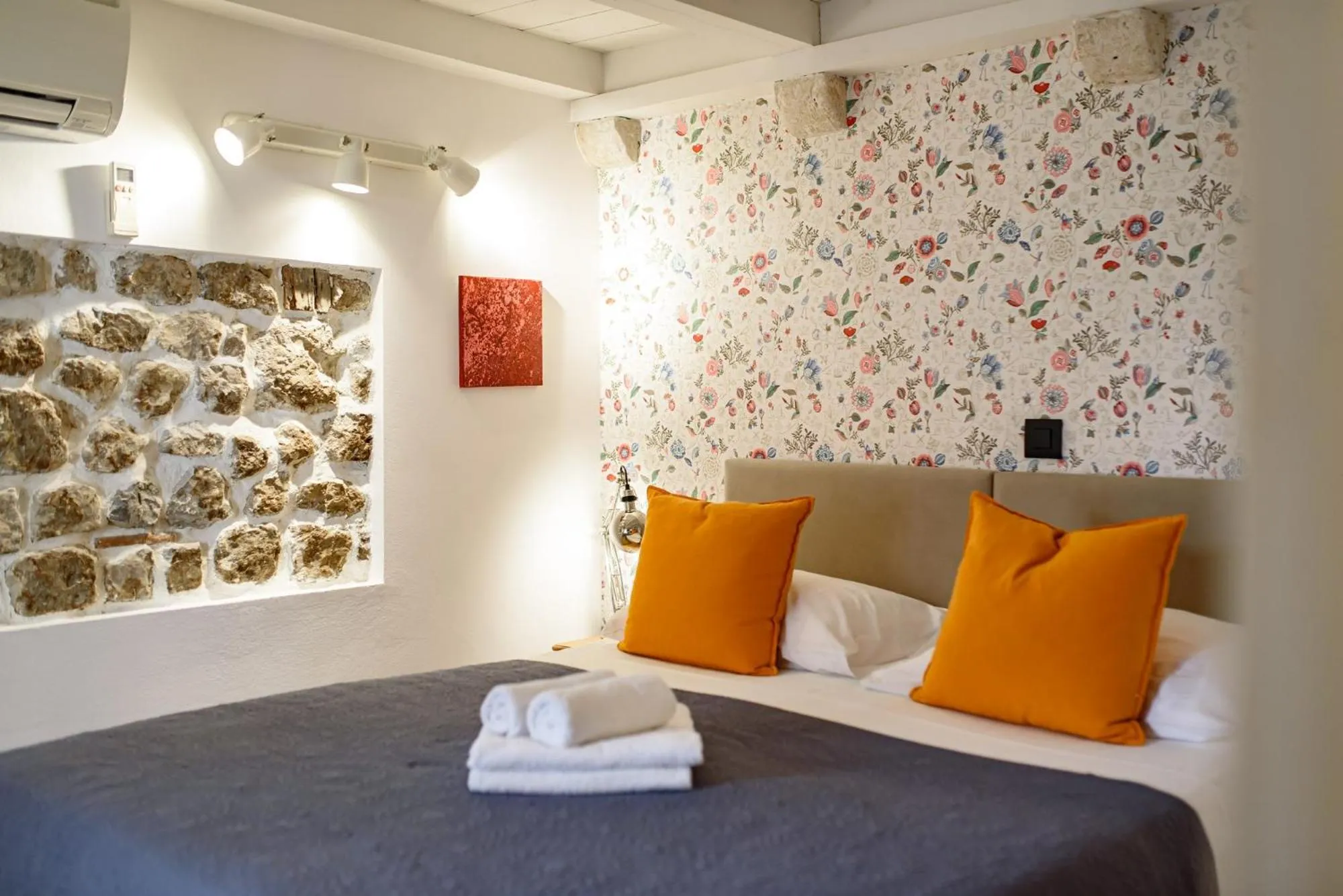 Bed in ART HOME ARTHUR by DuHomes