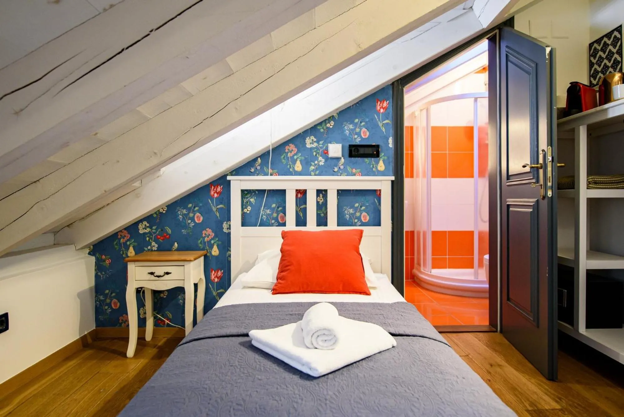 Bedroom in ART HOME ARTHUR by DuHomes