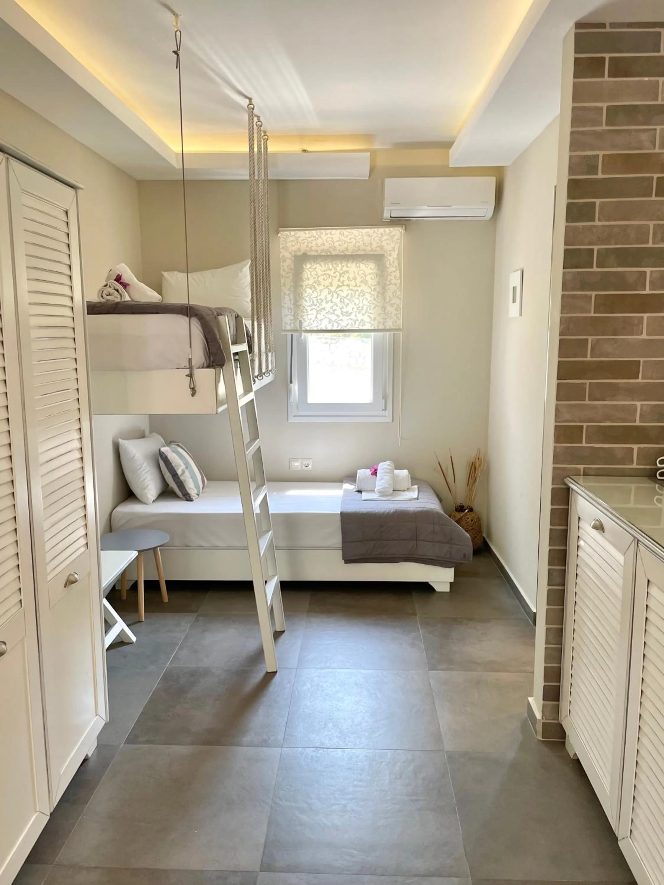 bunk bed, Bed in Aroma Beach Bungalows