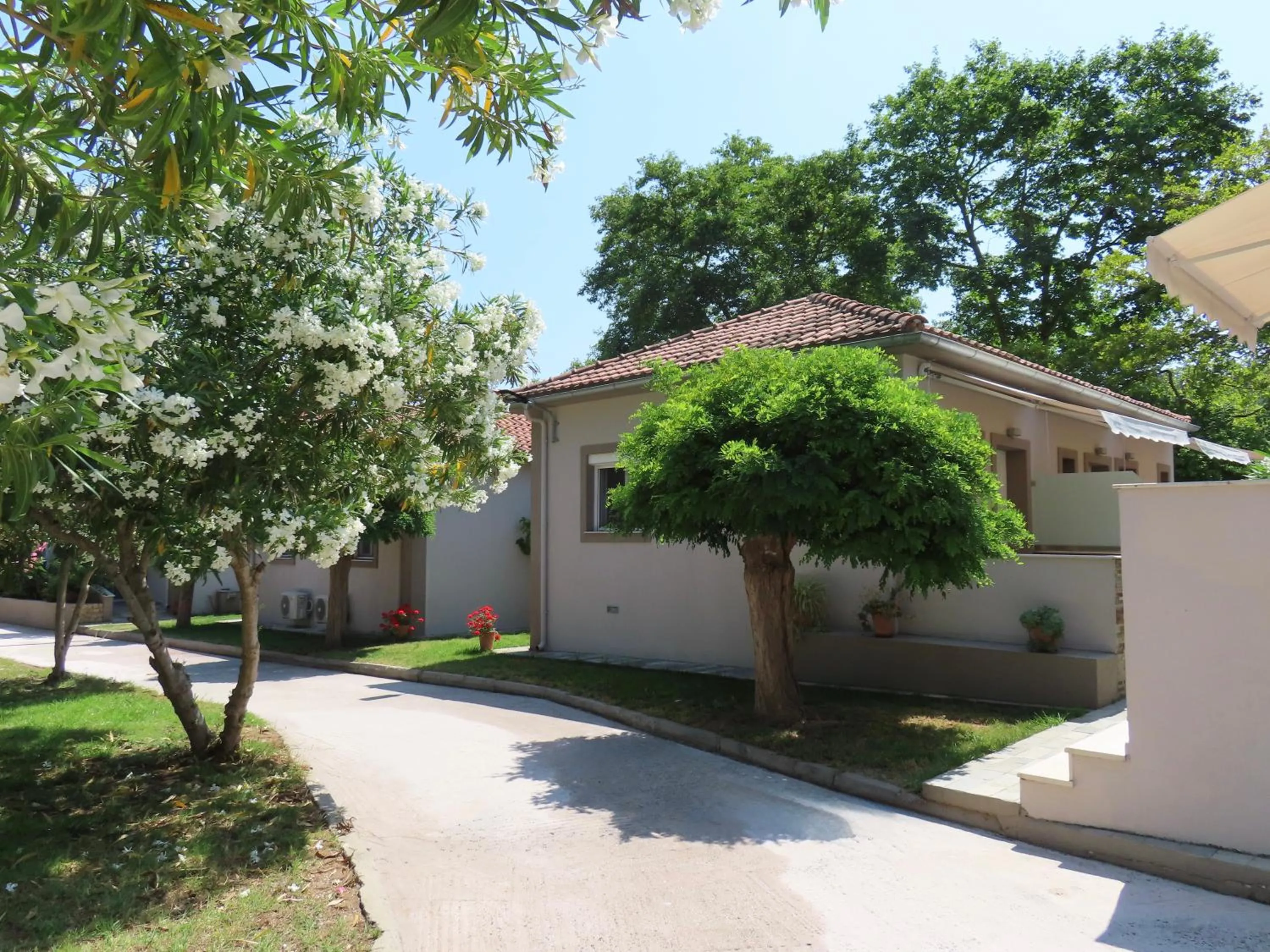 Property building in Aroma Beach Bungalows