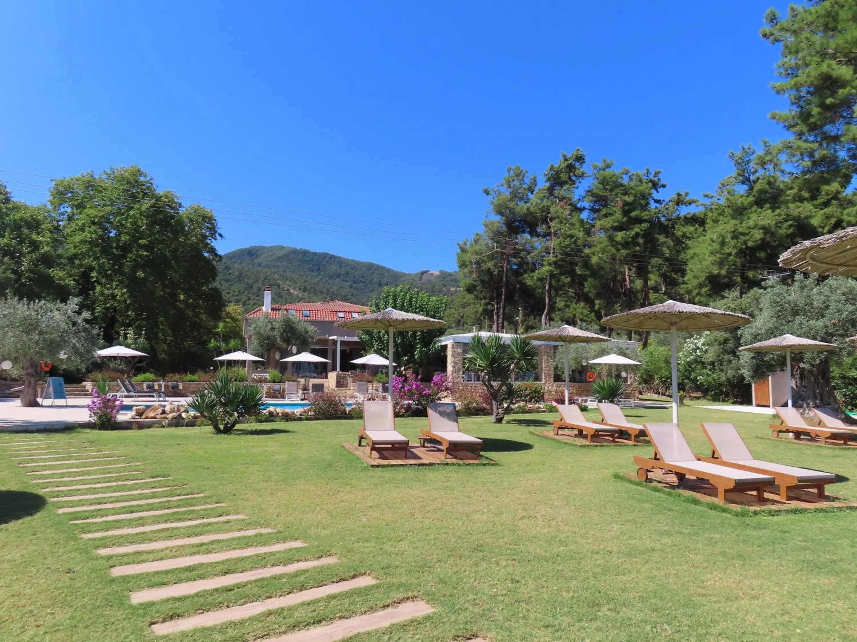 Natural landscape in Aroma Beach Bungalows
