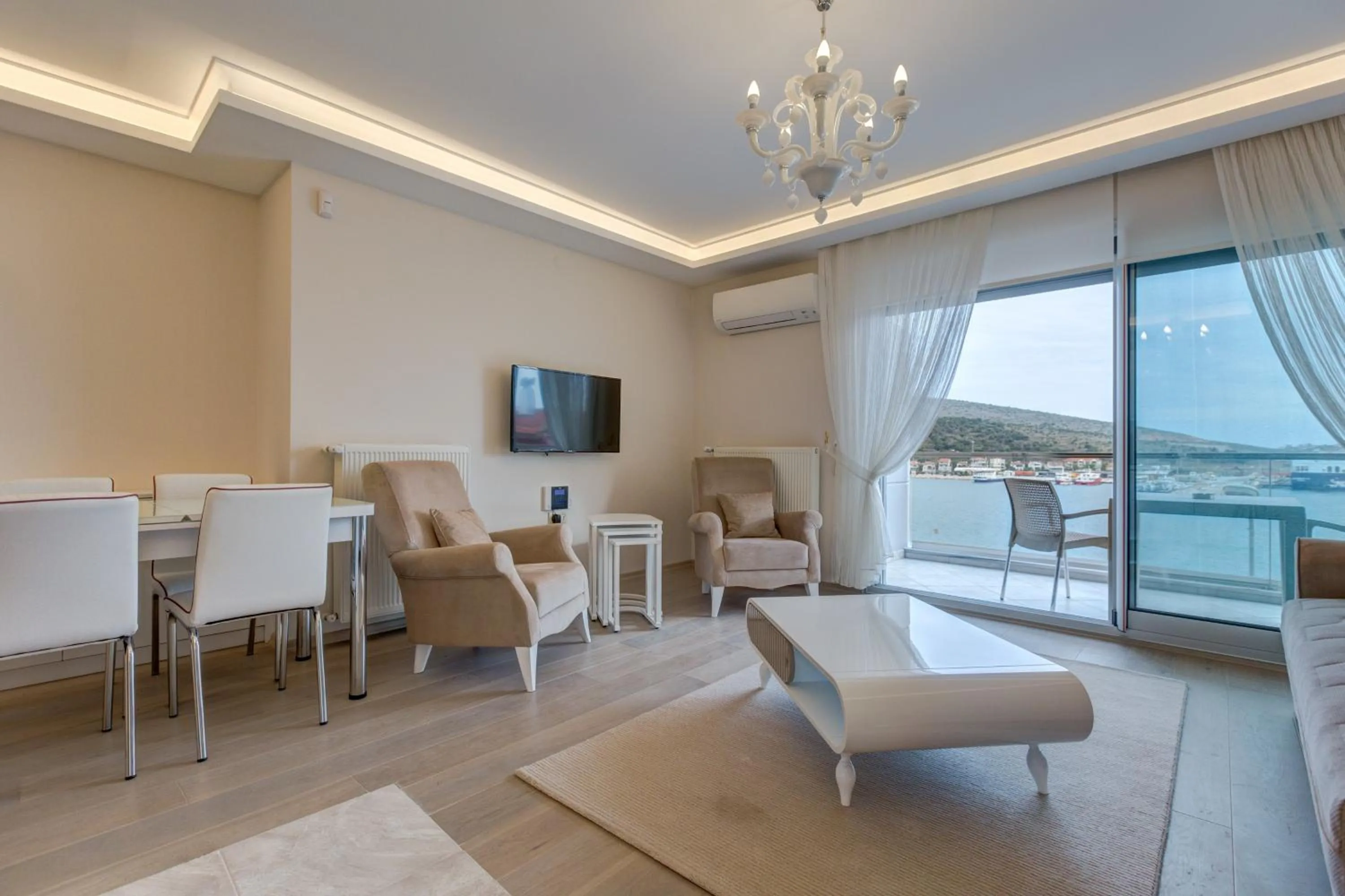 Paris Residence Cesme