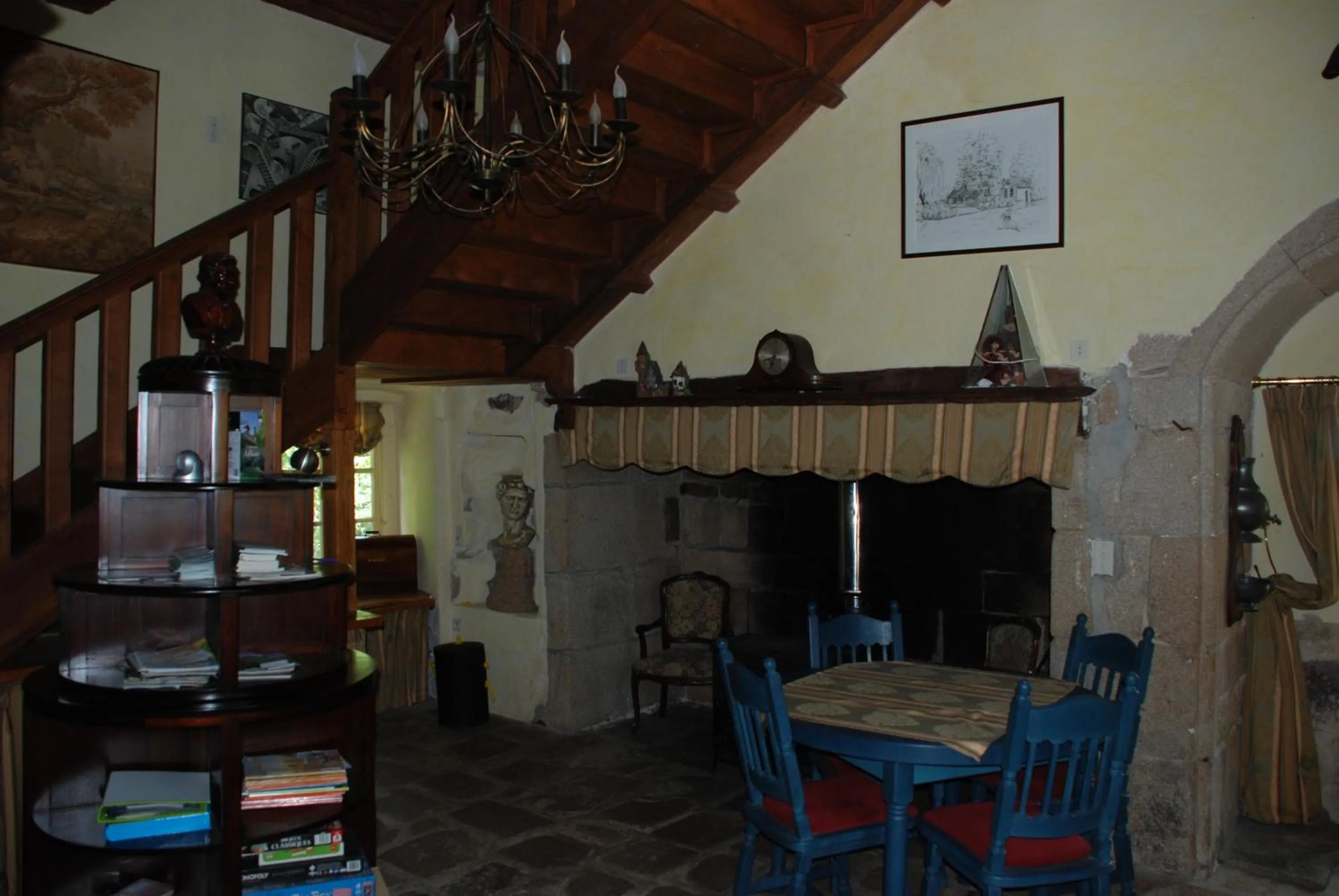 Dining area in B&B Chateau le Bois