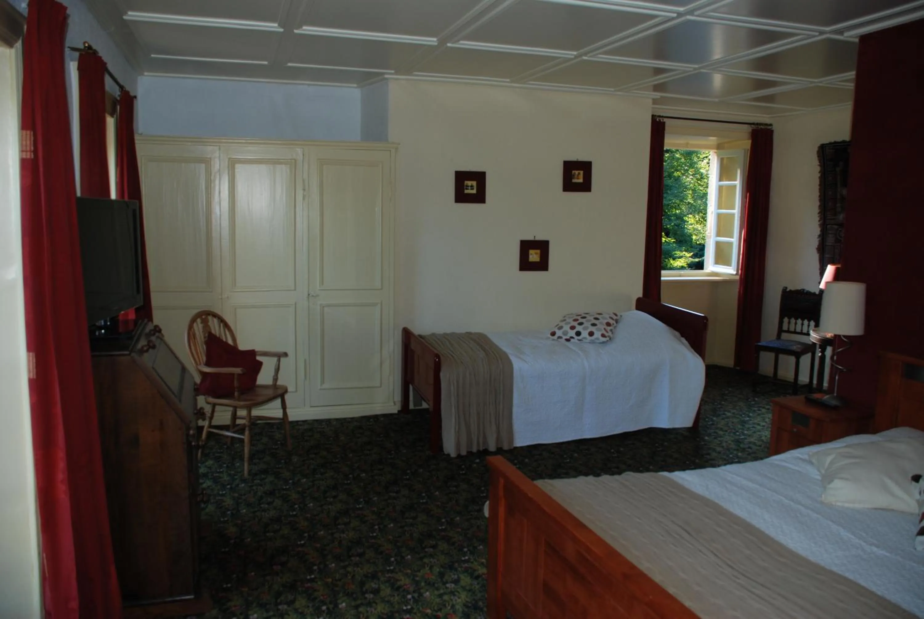 Photo of the whole room, Bed in B&B Chateau le Bois