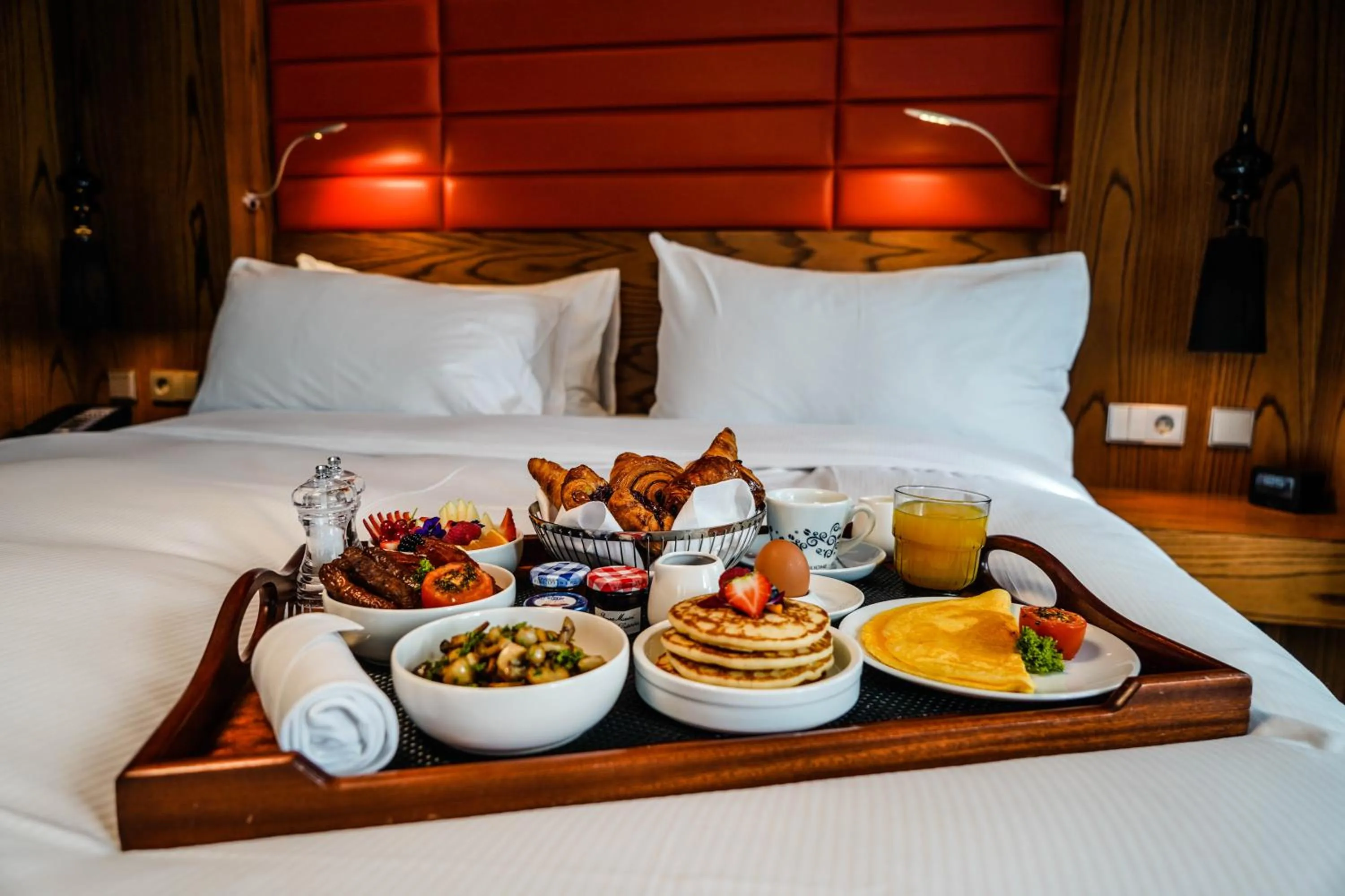 Breakfast, Bed in Hilton The Hague
