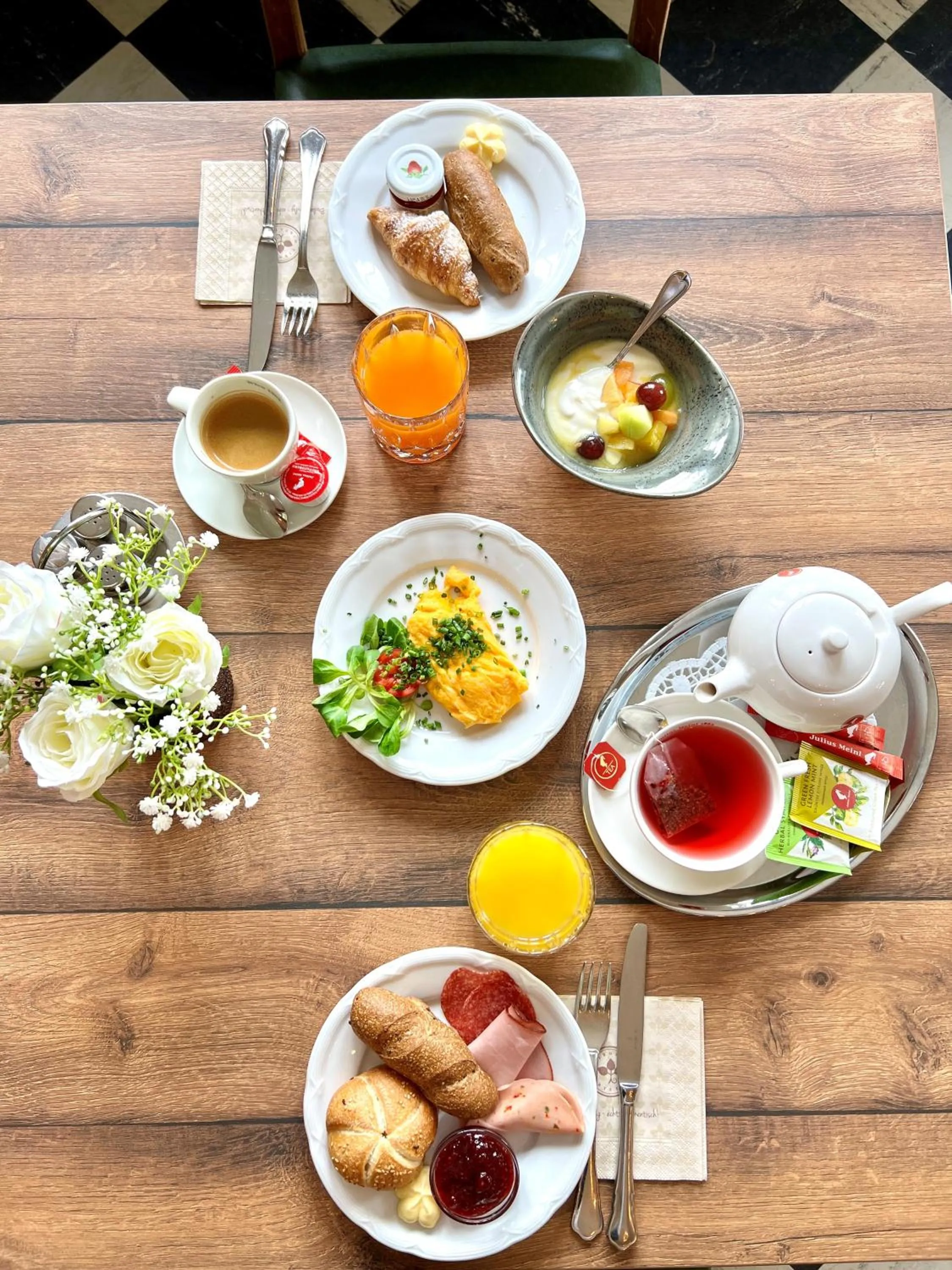 Coffee/tea facilities in Hotel Restaurant Grünwalderhof
