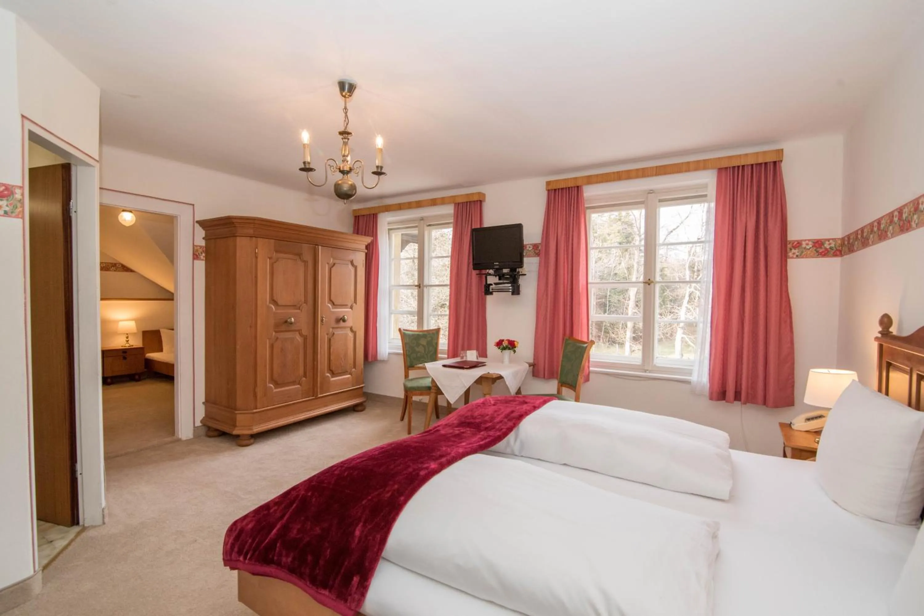 Photo of the whole room, Bed in Hotel Restaurant Grünwalderhof