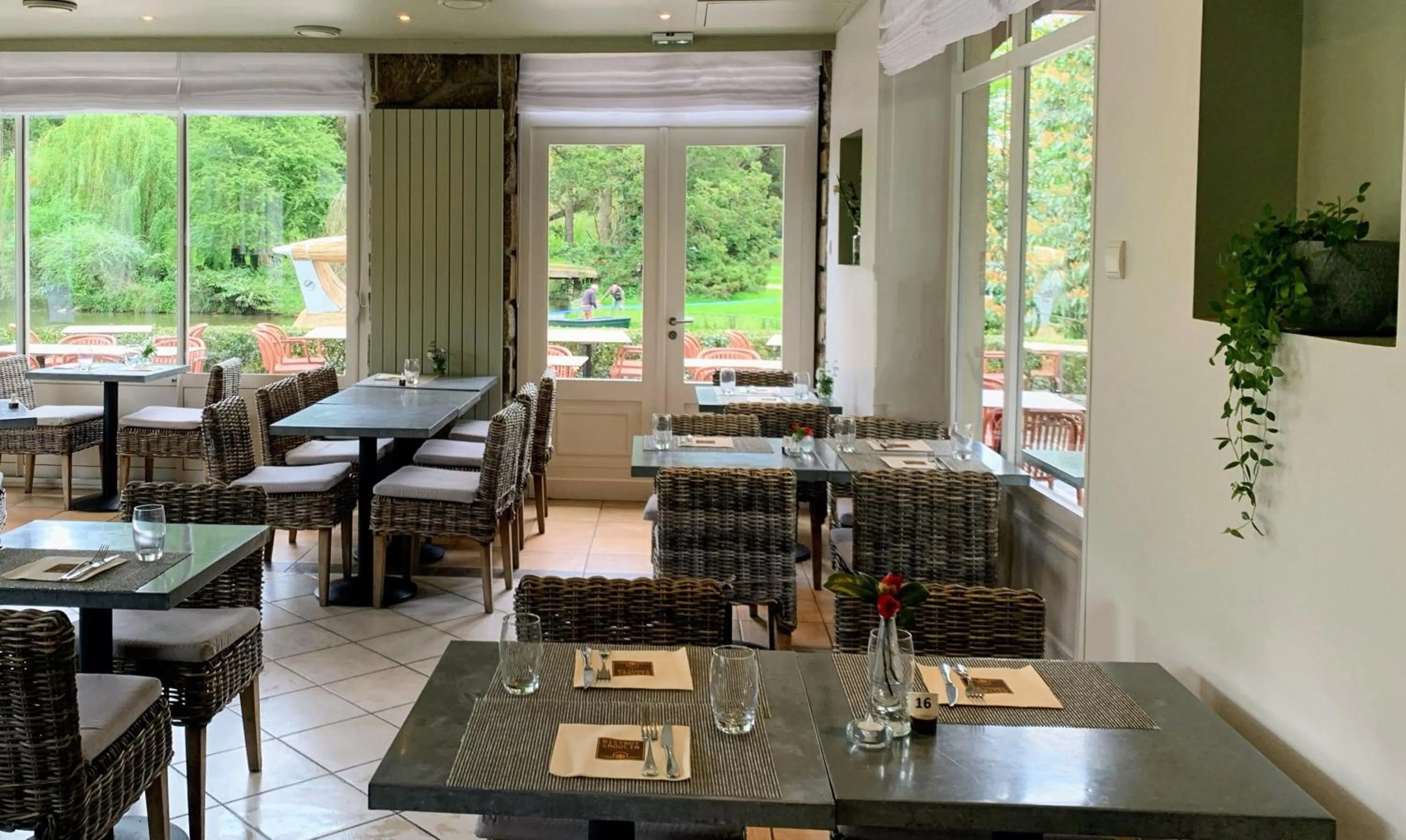 Restaurant/places to eat in Hôtel Restaurant Ar Milin-Logis hôtels