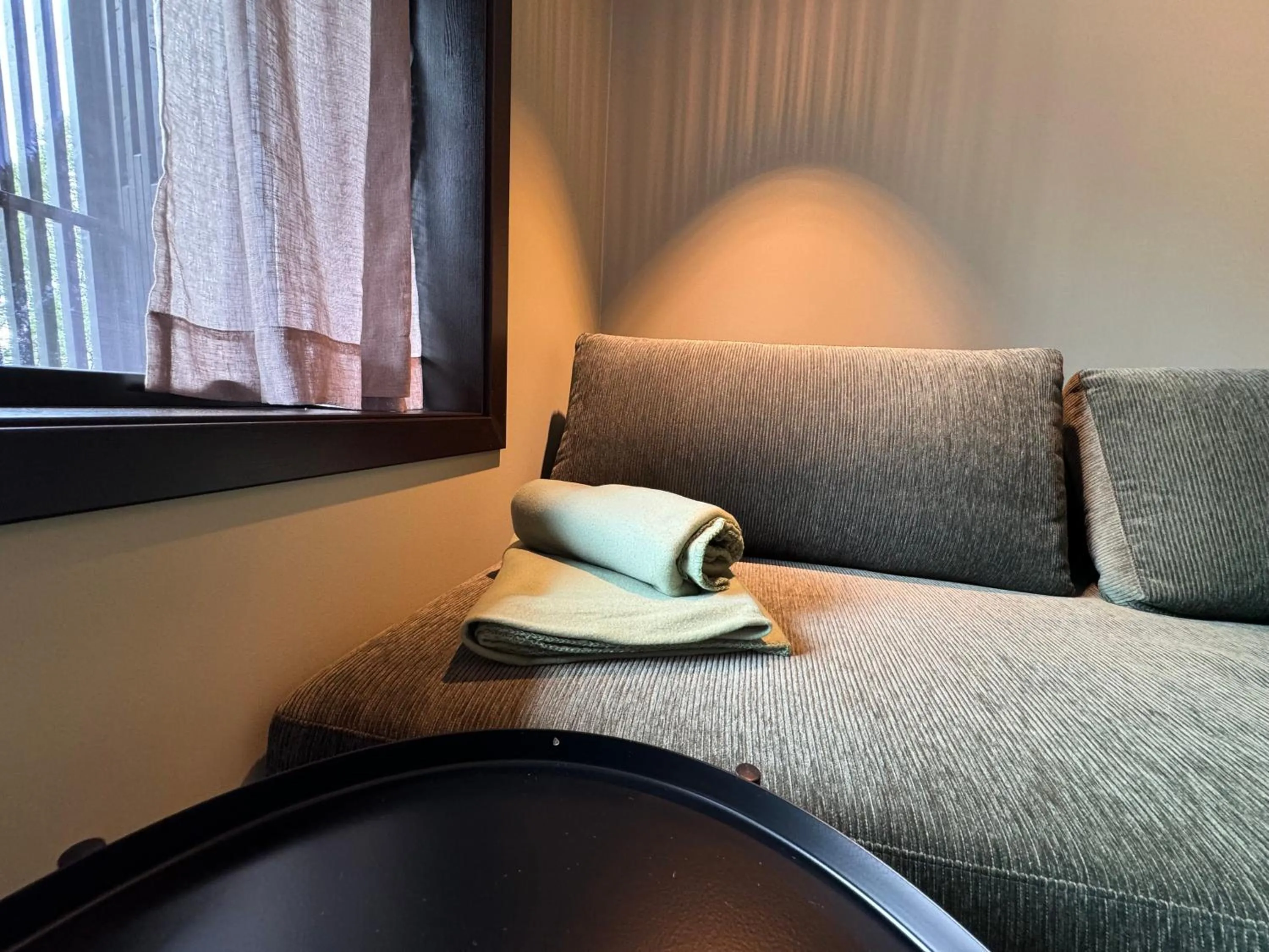 Living room, Bed in Trolltun Hotel & Hytter