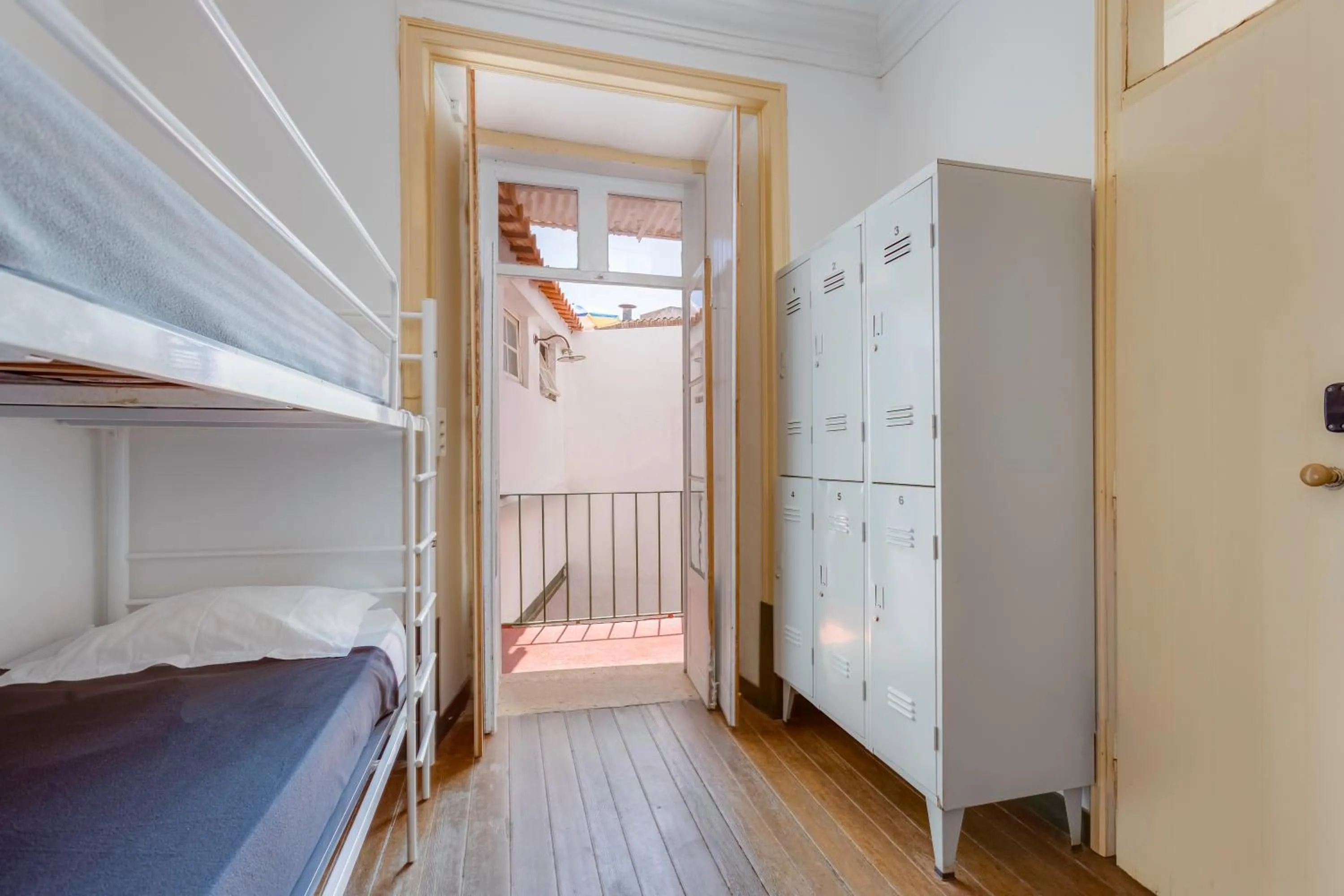 Single Bed in Male Dormitory Room in Suntrap Hostel