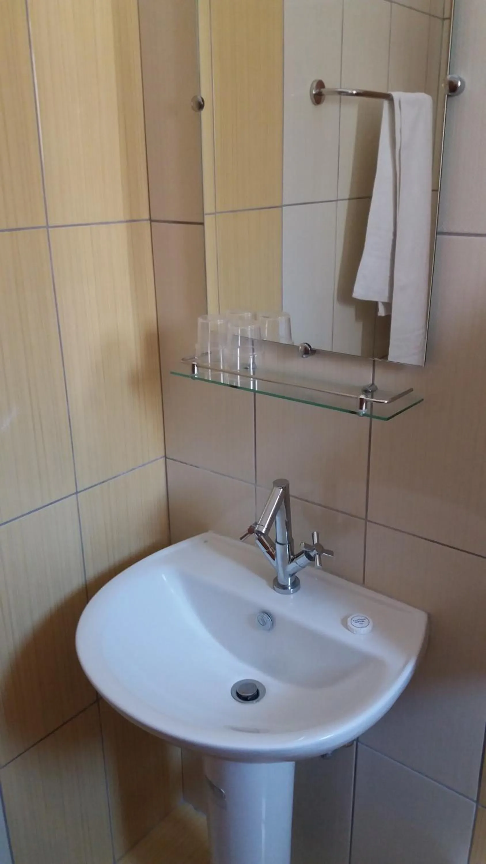 Bathroom in Paritsa Hotel