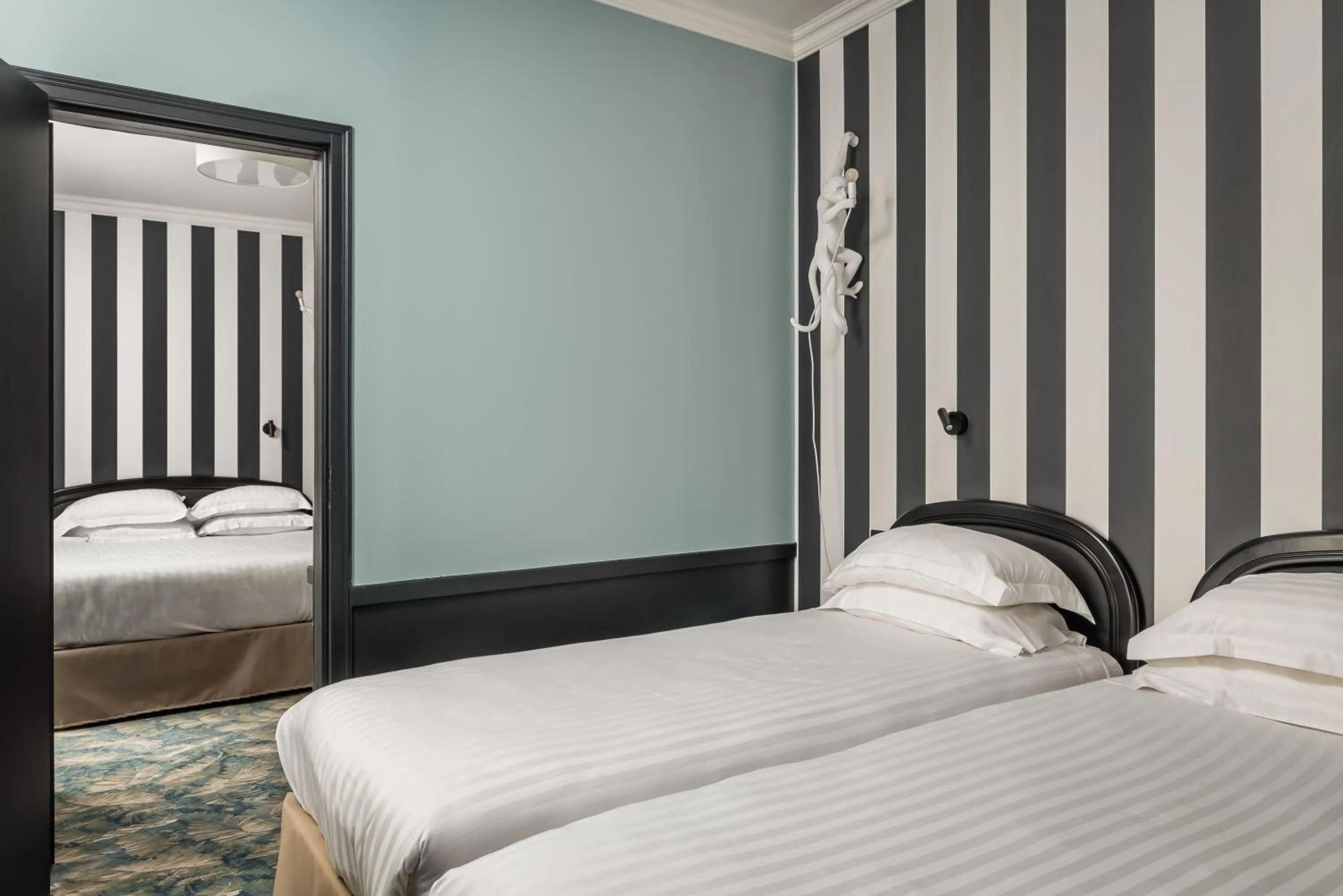 Photo of the whole room, Bed in Hotel Archetype Etoile