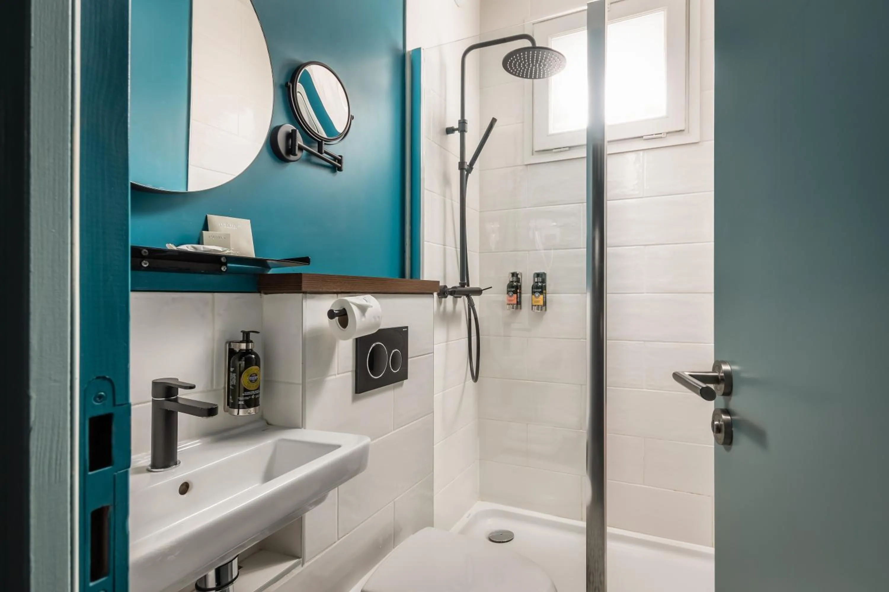 Bathroom in Hotel Archetype Etoile