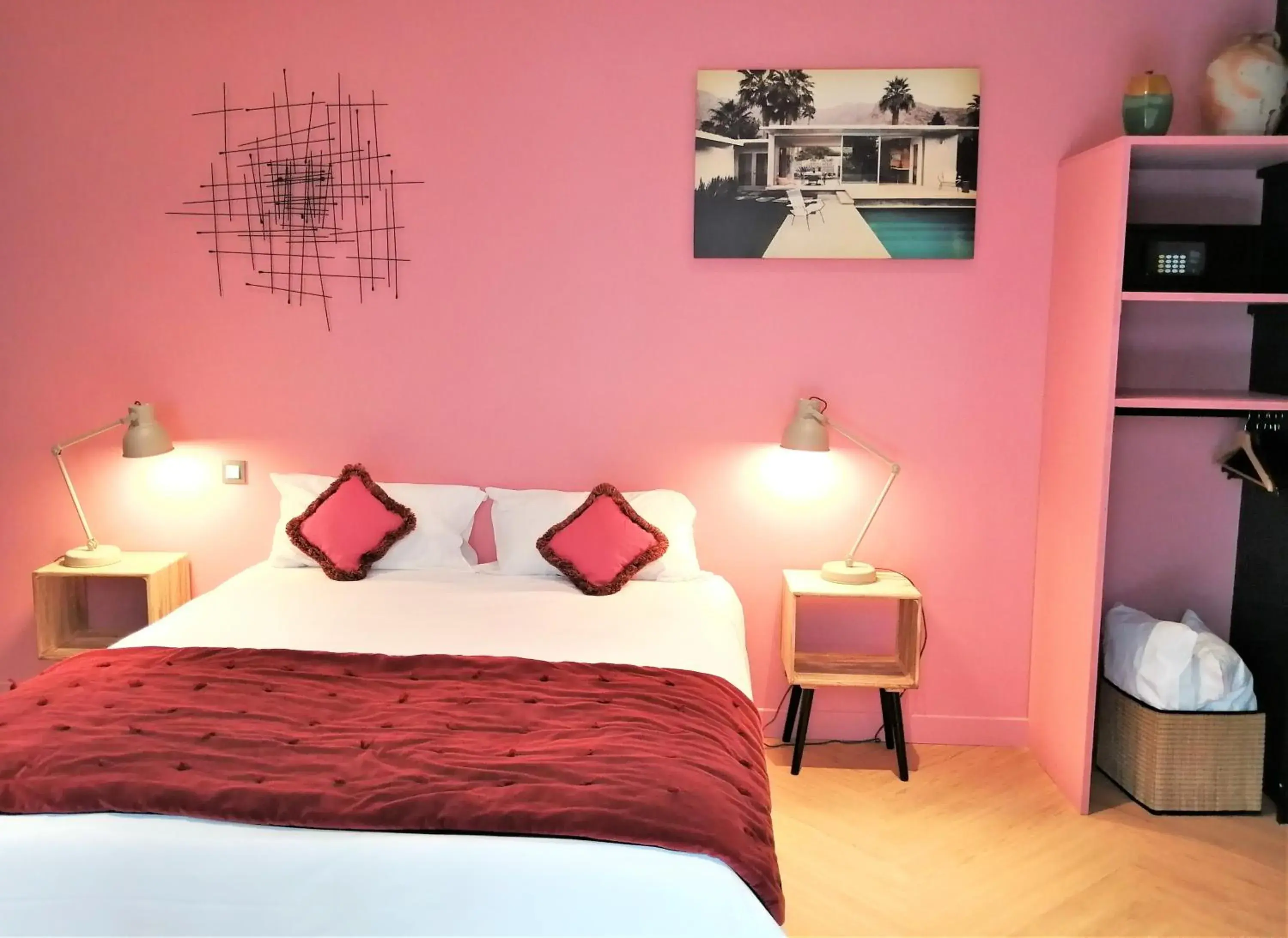 Double or Twin Room - Disability Access in Hotel Du Cygne Tours Double or Twin Room - Disability Access in Hotel Du Cygne Tours