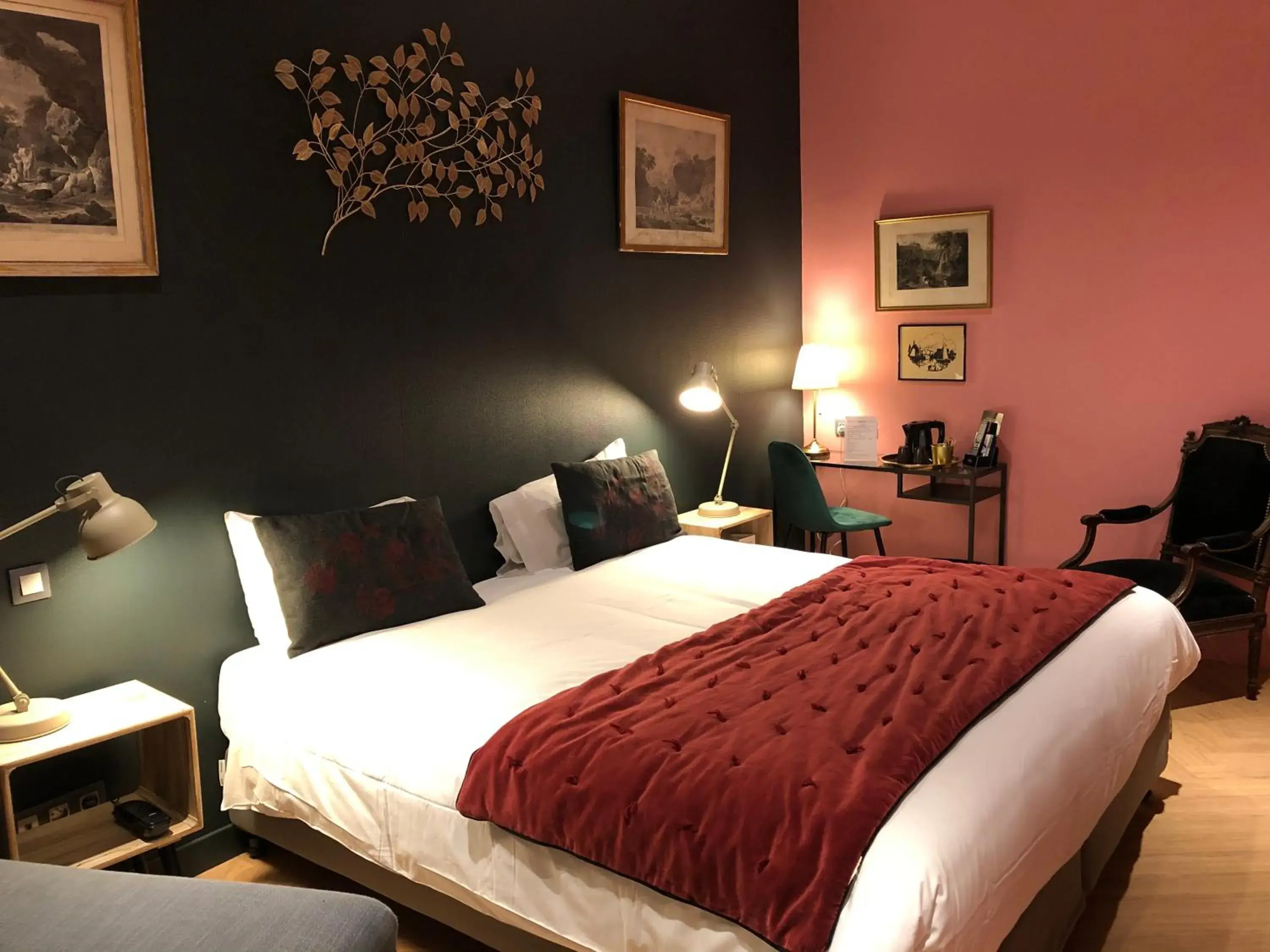 Superior Deluxe Double or Twin Room - Accessible by Stairs Only in Hotel Du Cygne Tours Superior Deluxe Double or Twin Room - Accessible by Stairs Only in Hotel Du Cygne Tours