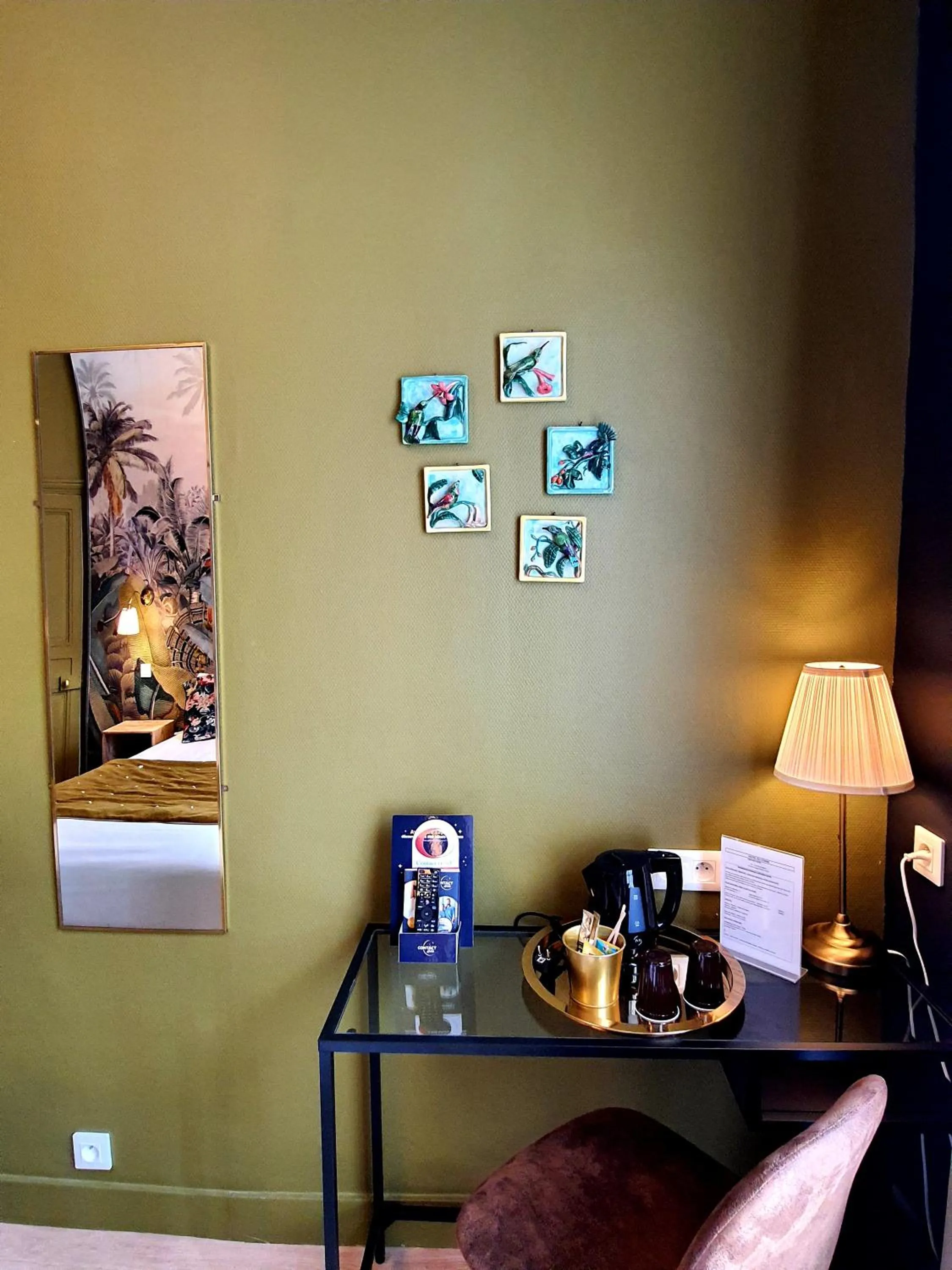 Coffee/tea facilities in Hotel Du Cygne Tours