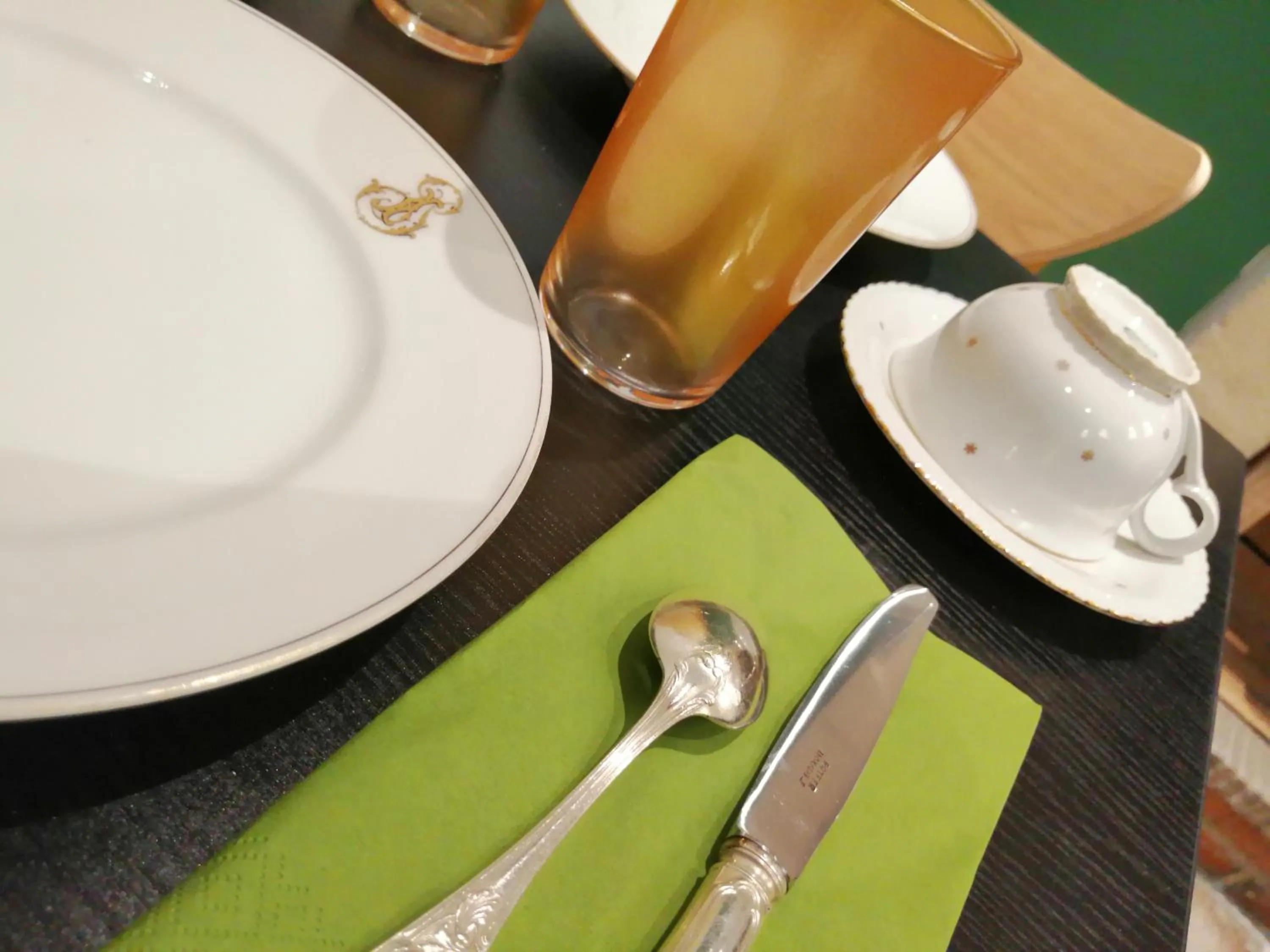 Decorative detail in Hotel Du Cygne Tours