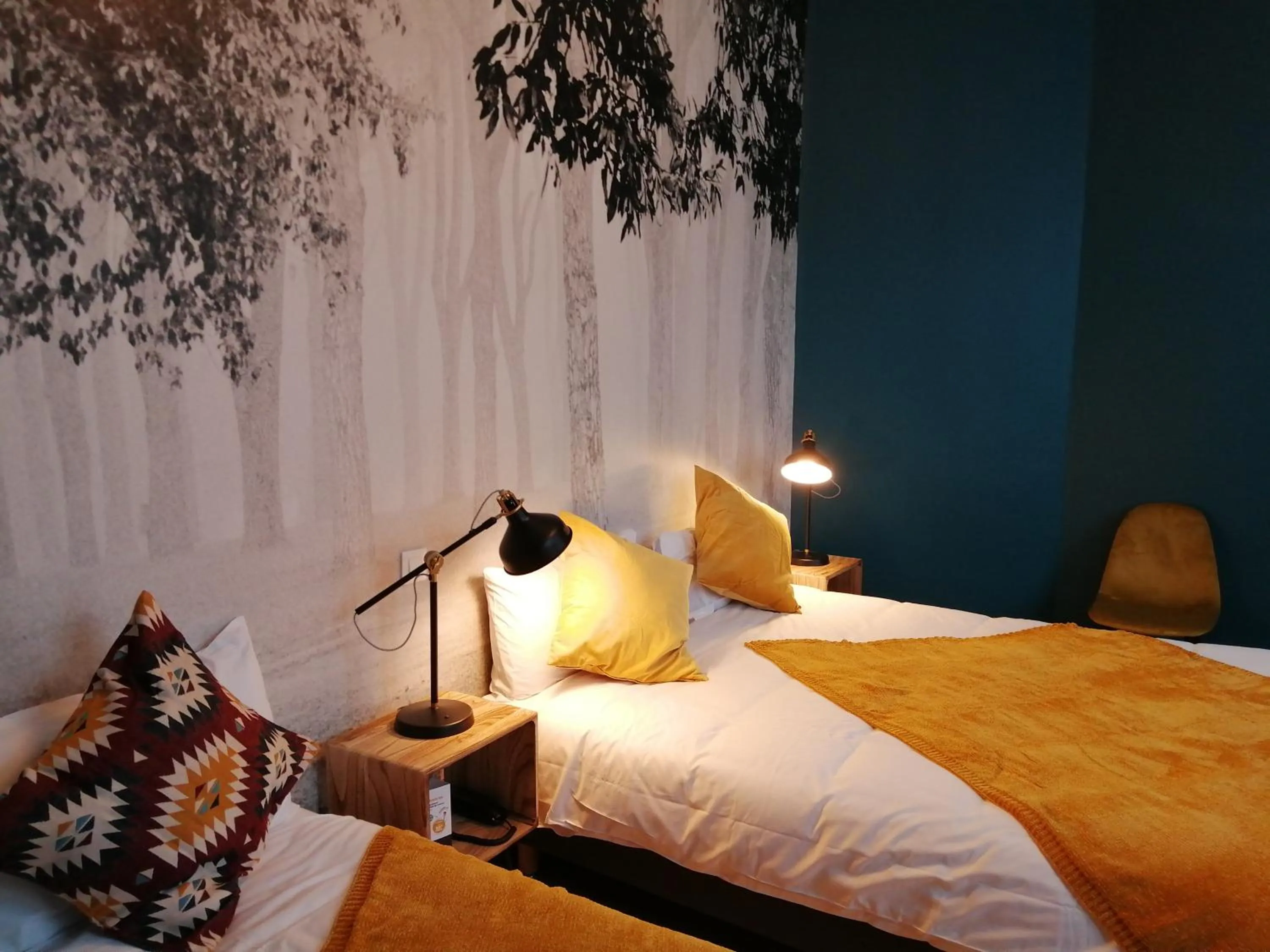 Photo of the whole room, Bed in Hotel Du Cygne Tours