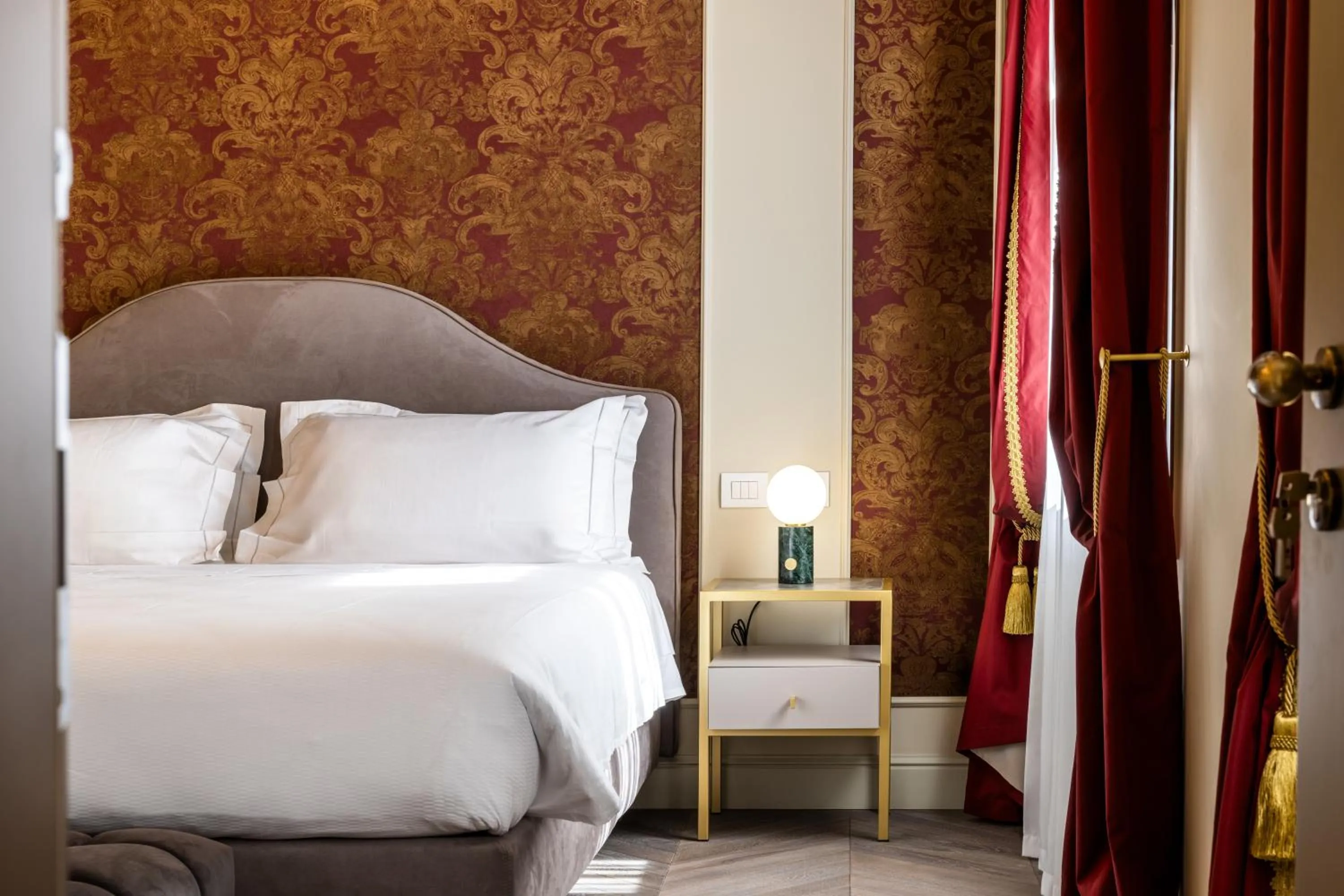 Decorative detail, Bed in Hotel Palazzina Sardi