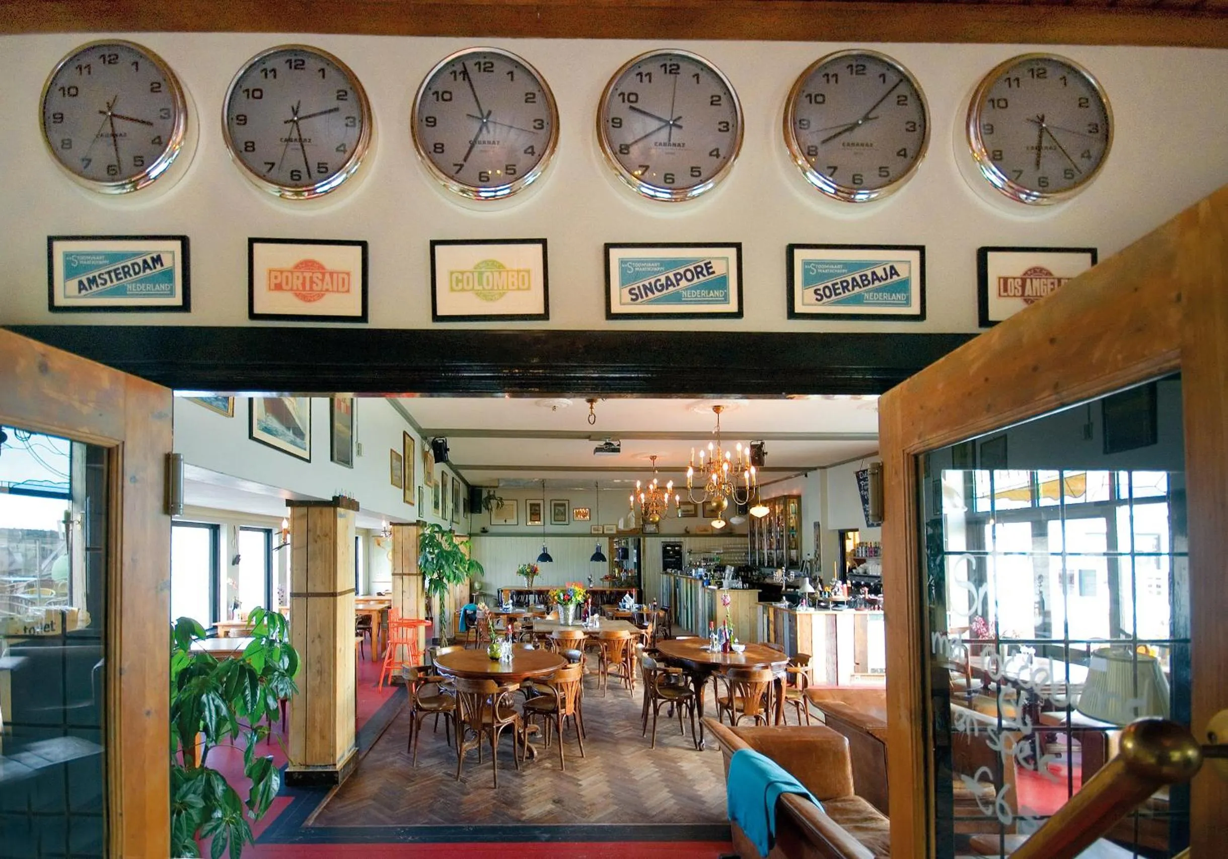 Restaurant/places to eat in Strandhotel Terschelling B&B