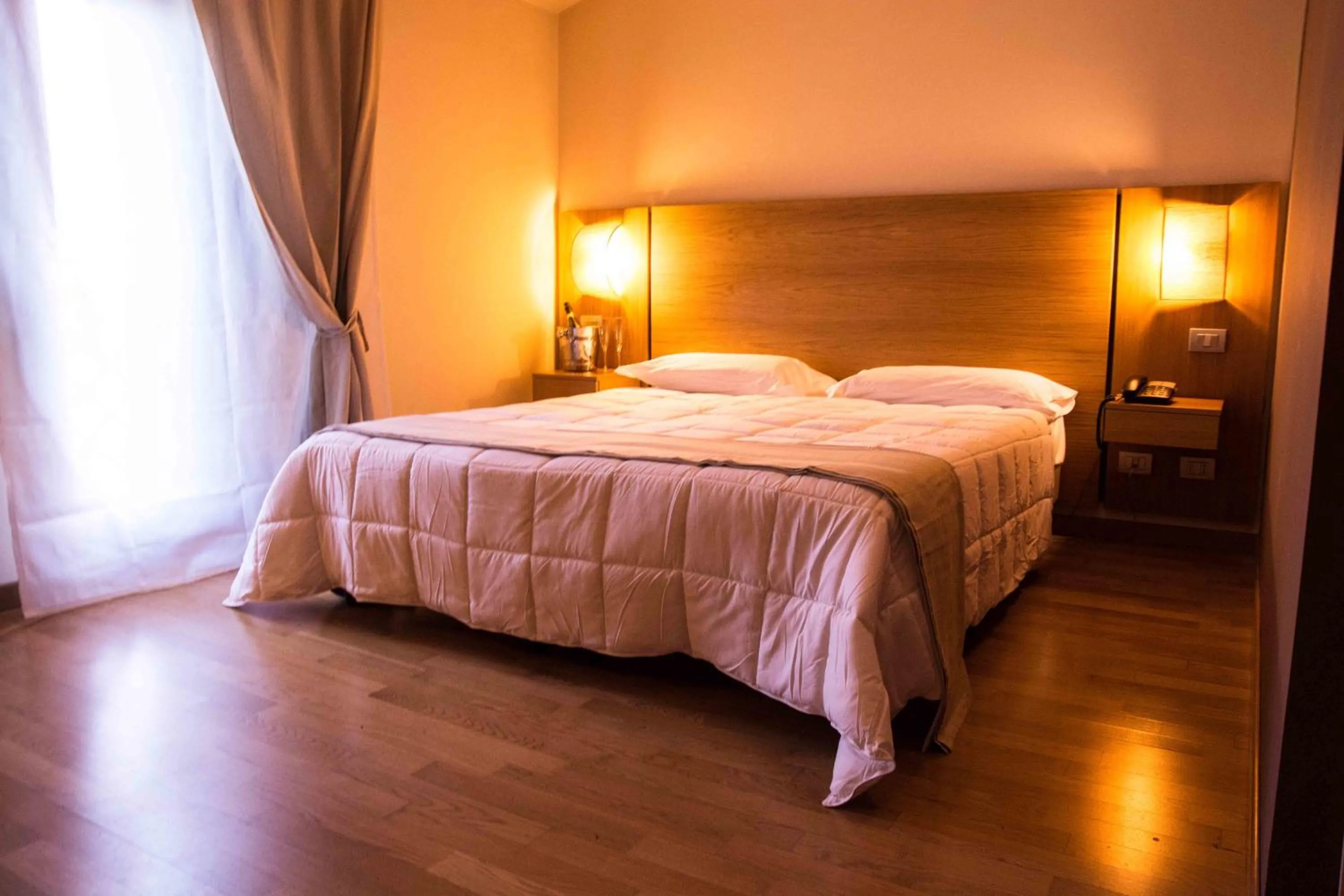 Shower, Bed in Country House Corte Del Sole