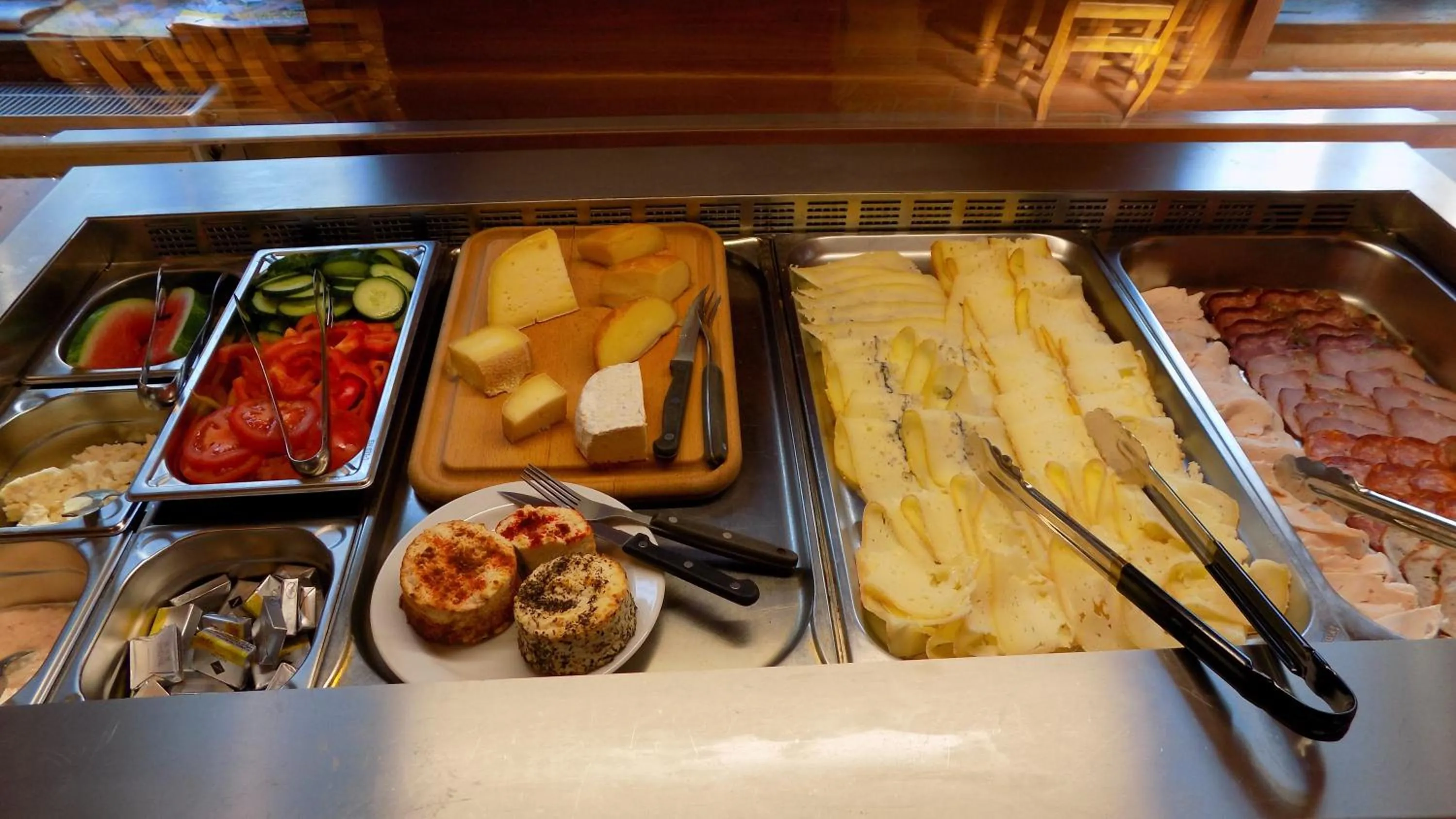 Restaurant/places to eat in Hotel Kreta