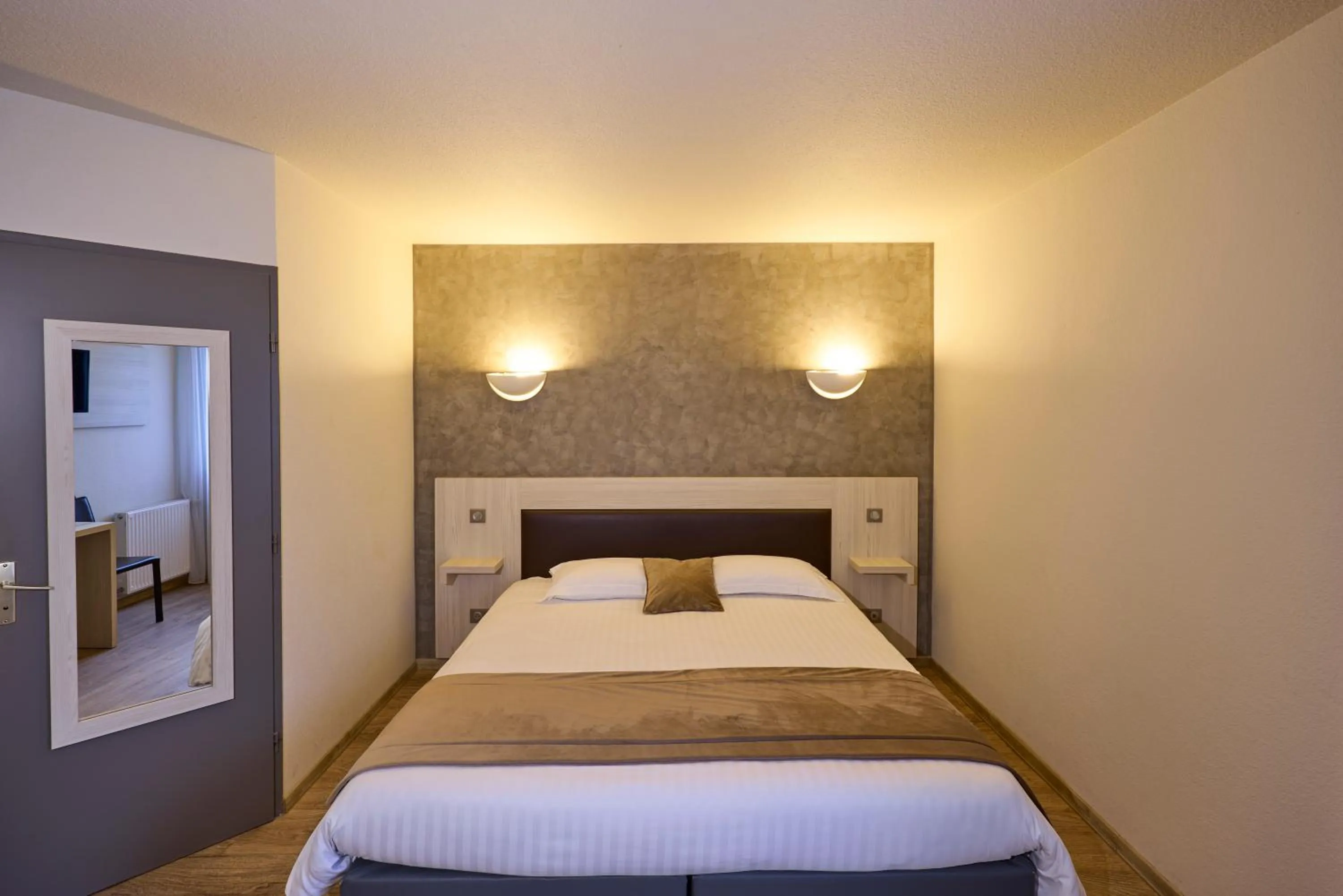 Bedroom, Bed in Hôtel-Restaurant Le Calice Du Gevaudan - A75