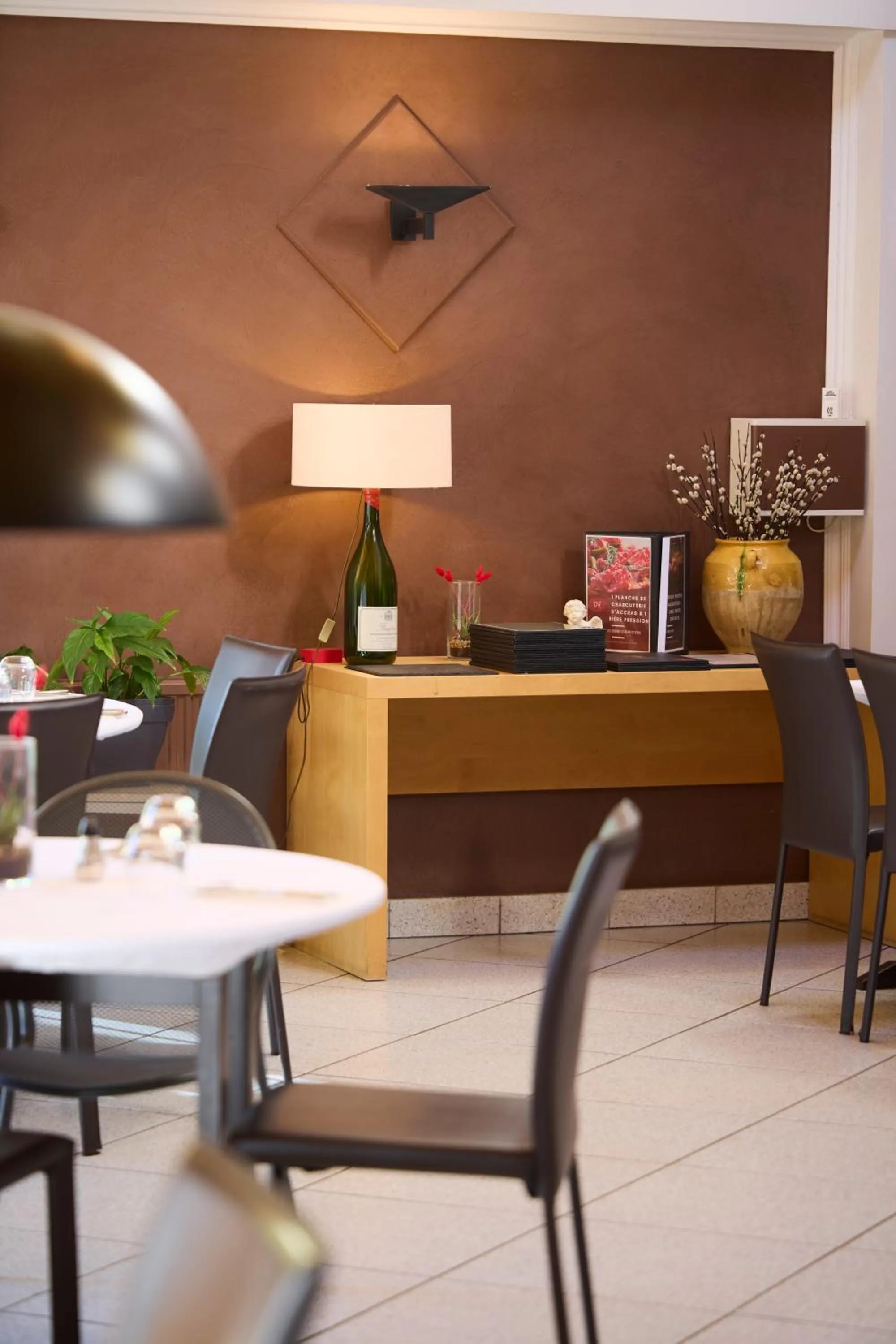 Restaurant/places to eat in Hôtel-Restaurant Le Calice Du Gevaudan - A75